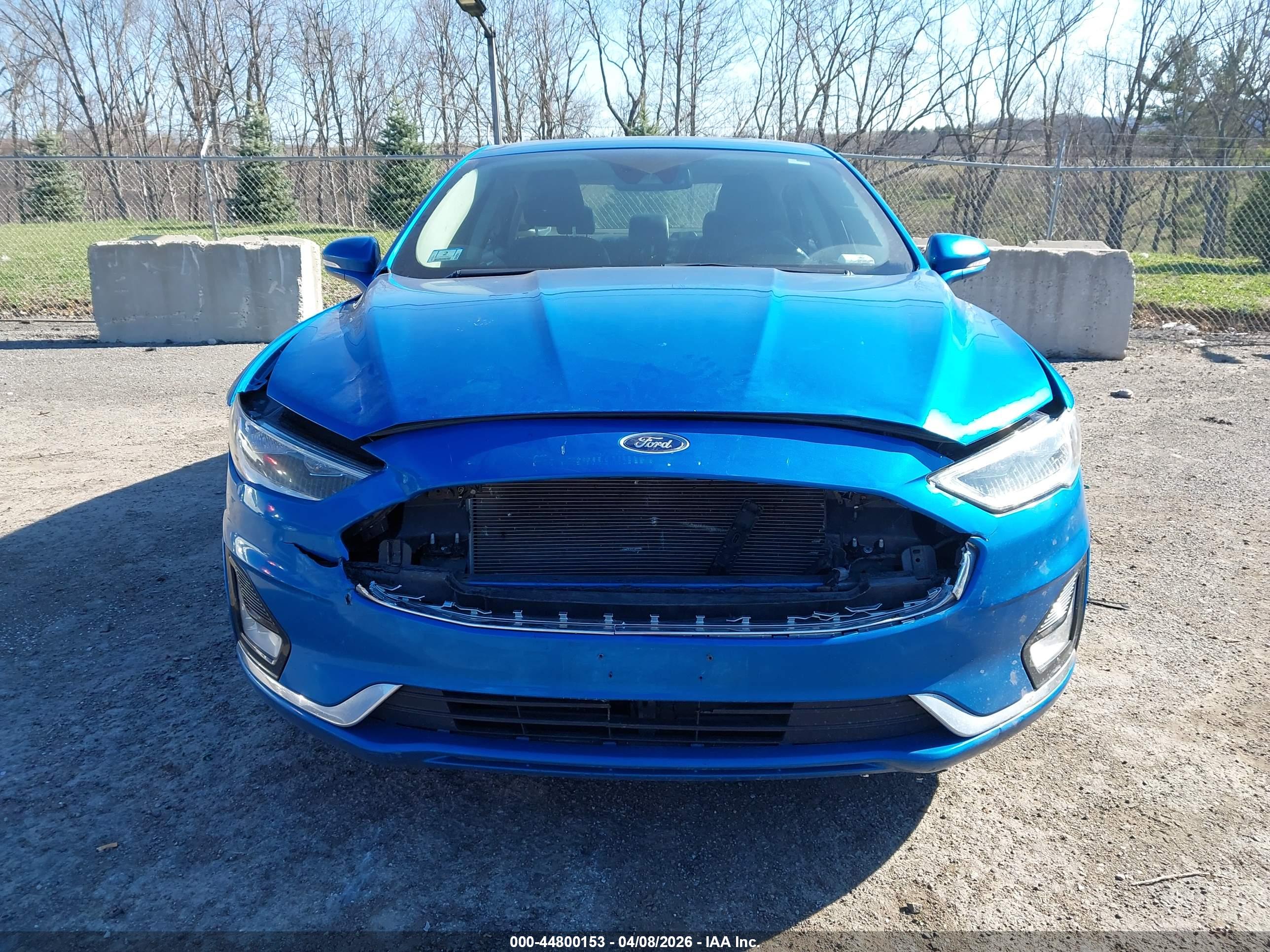 FORD FUSION image 6