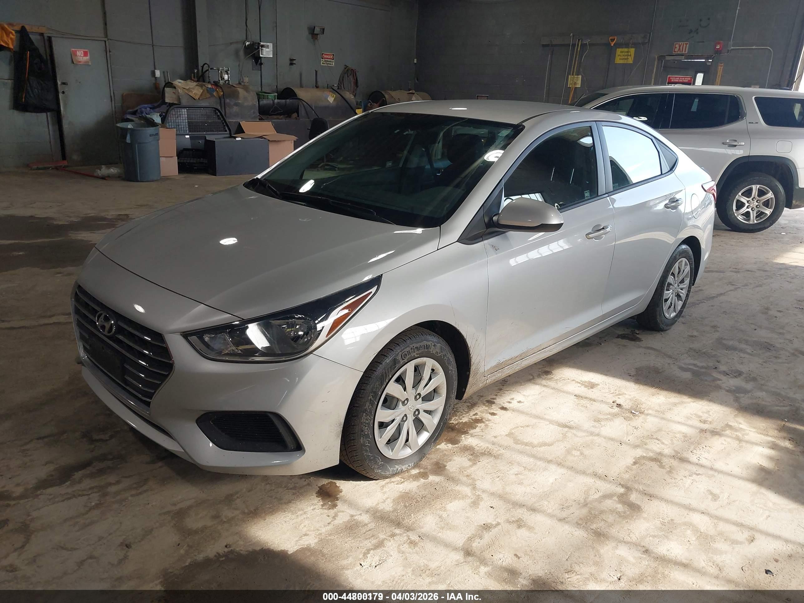 HYUNDAI ACCENT image 2