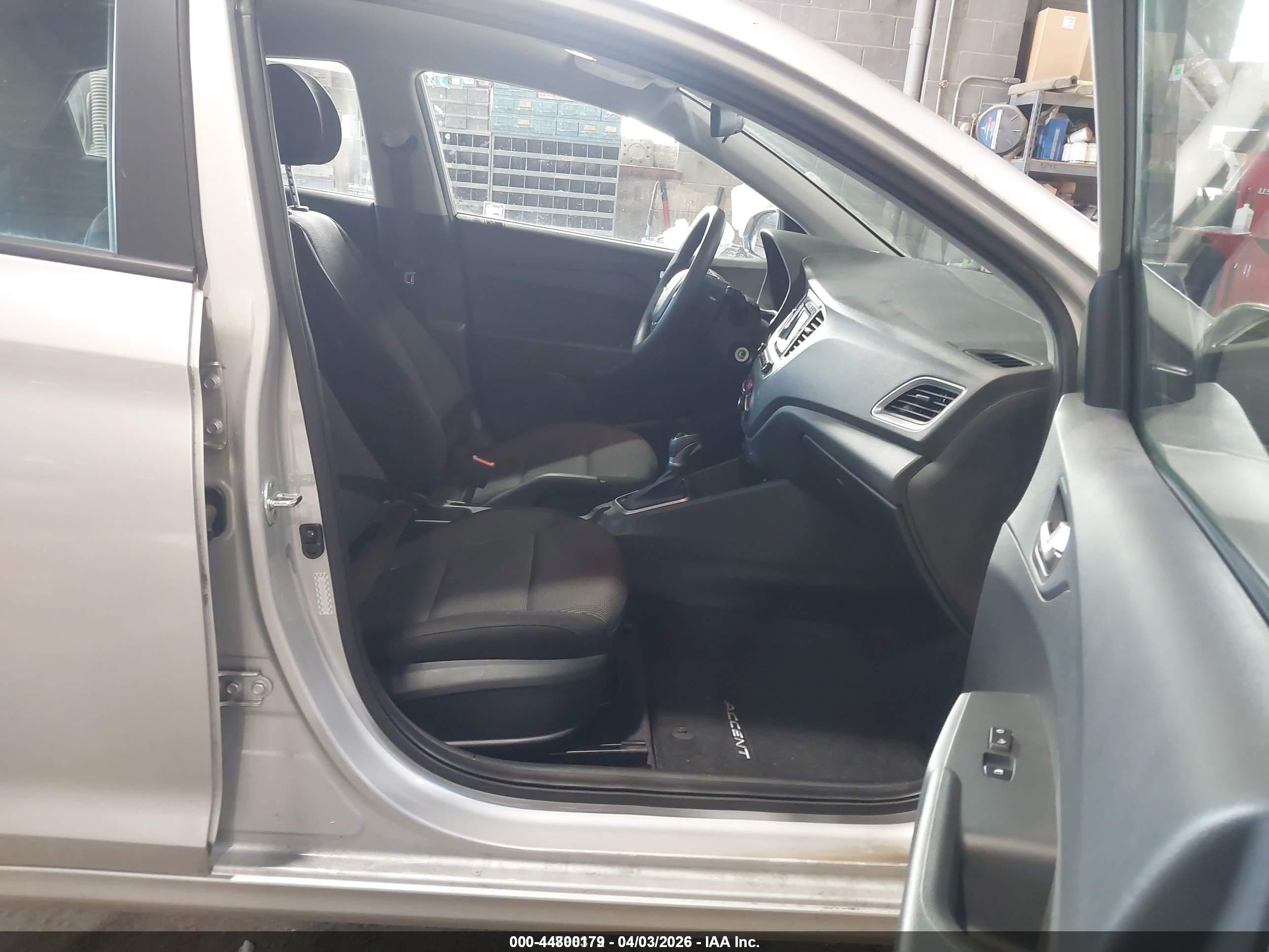 HYUNDAI ACCENT image 5