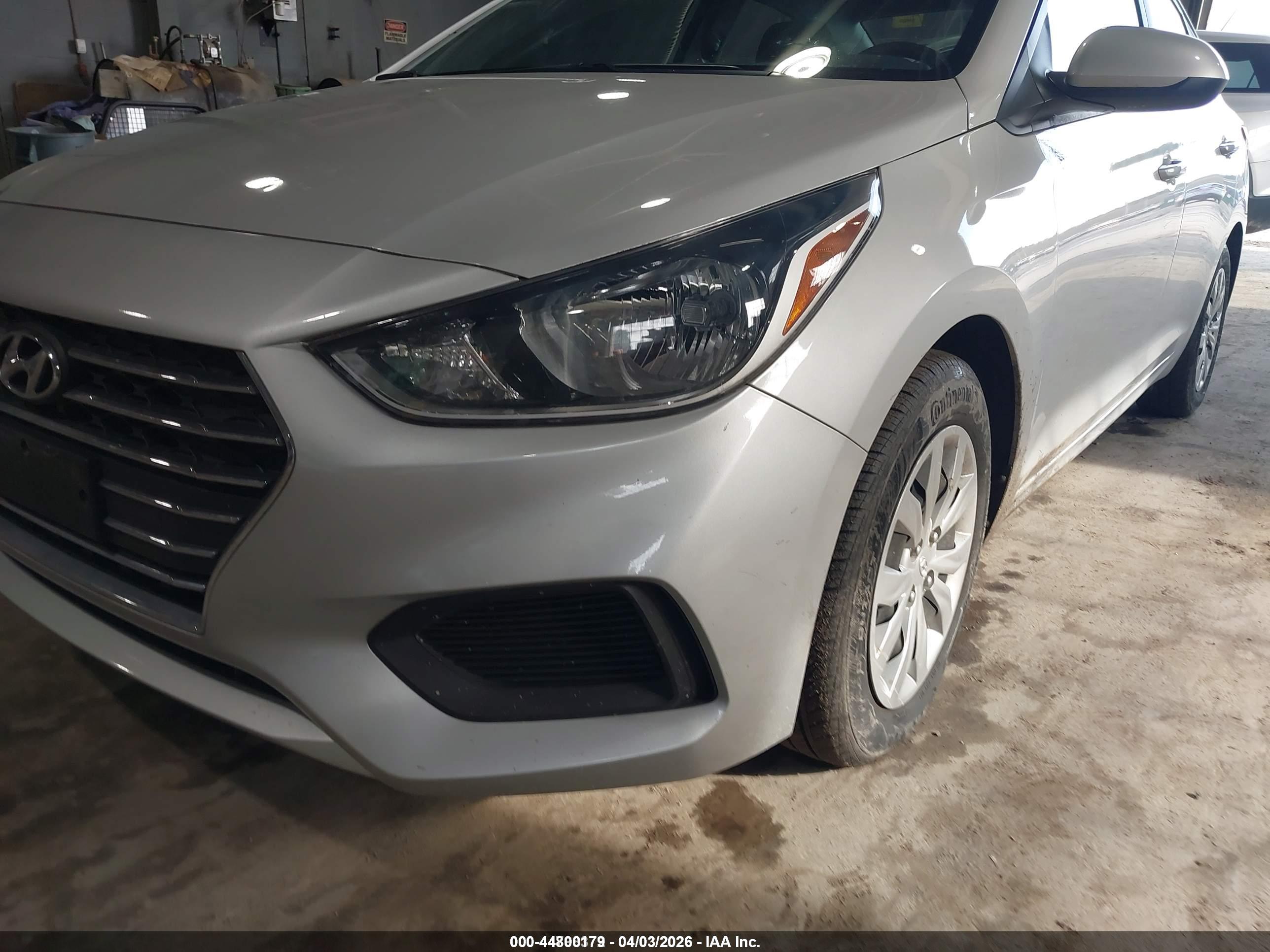HYUNDAI ACCENT image 6
