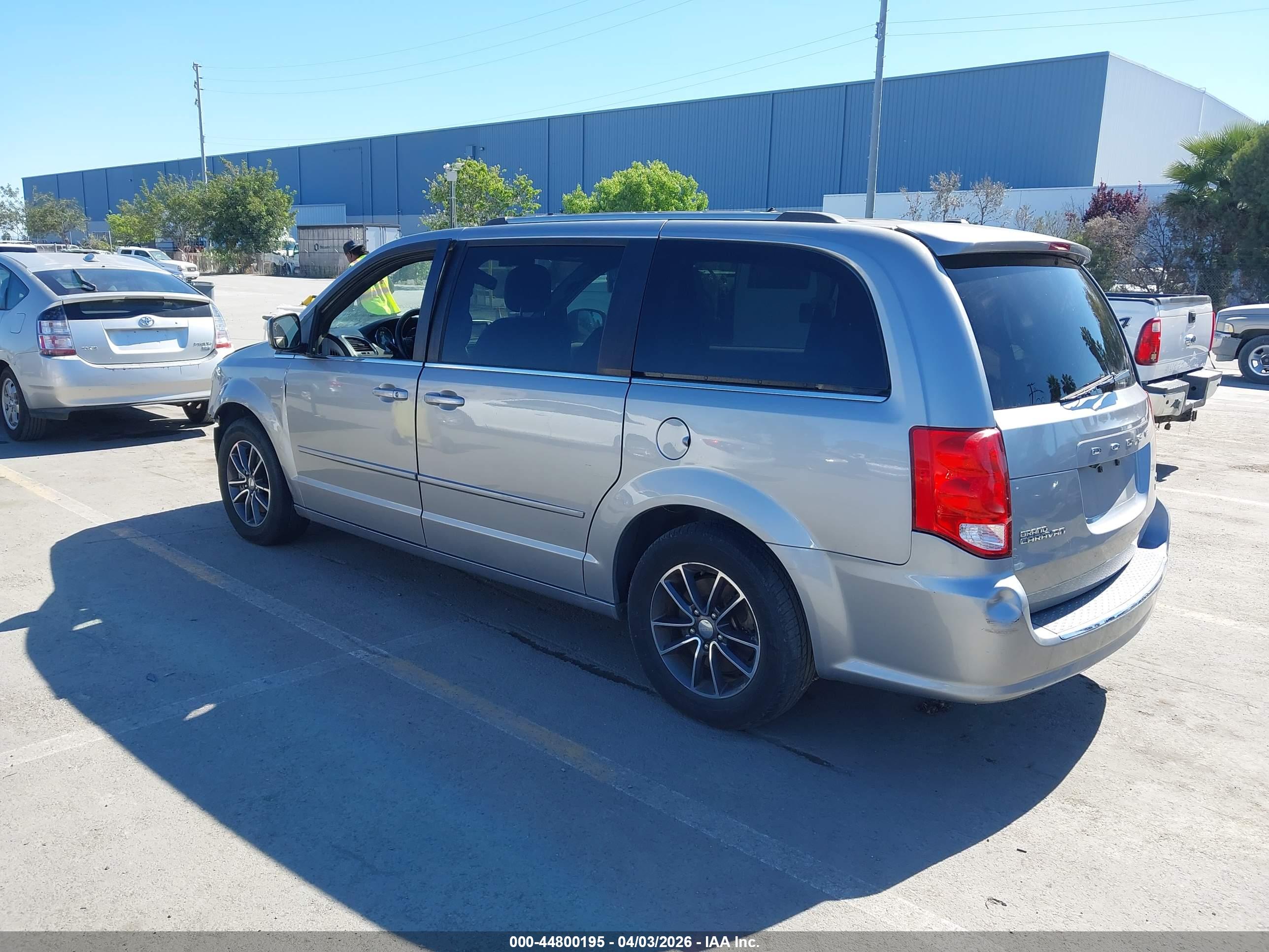 DODGE GRAND image 3