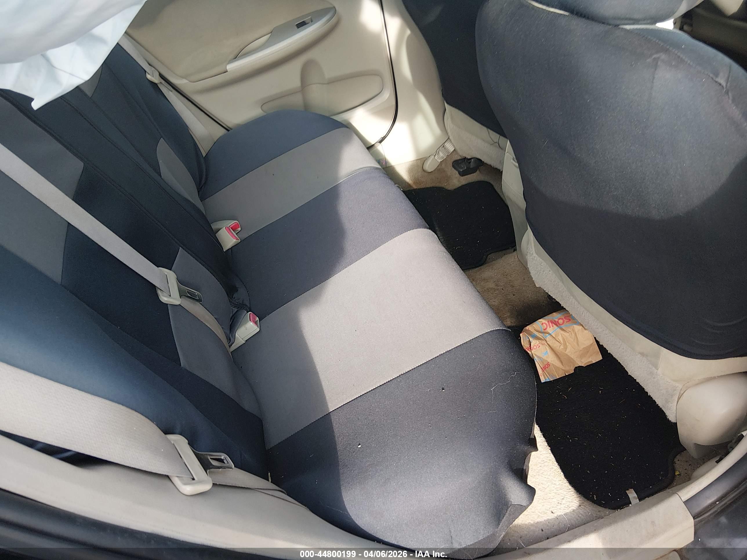 TOYOTA COROLLA image 8