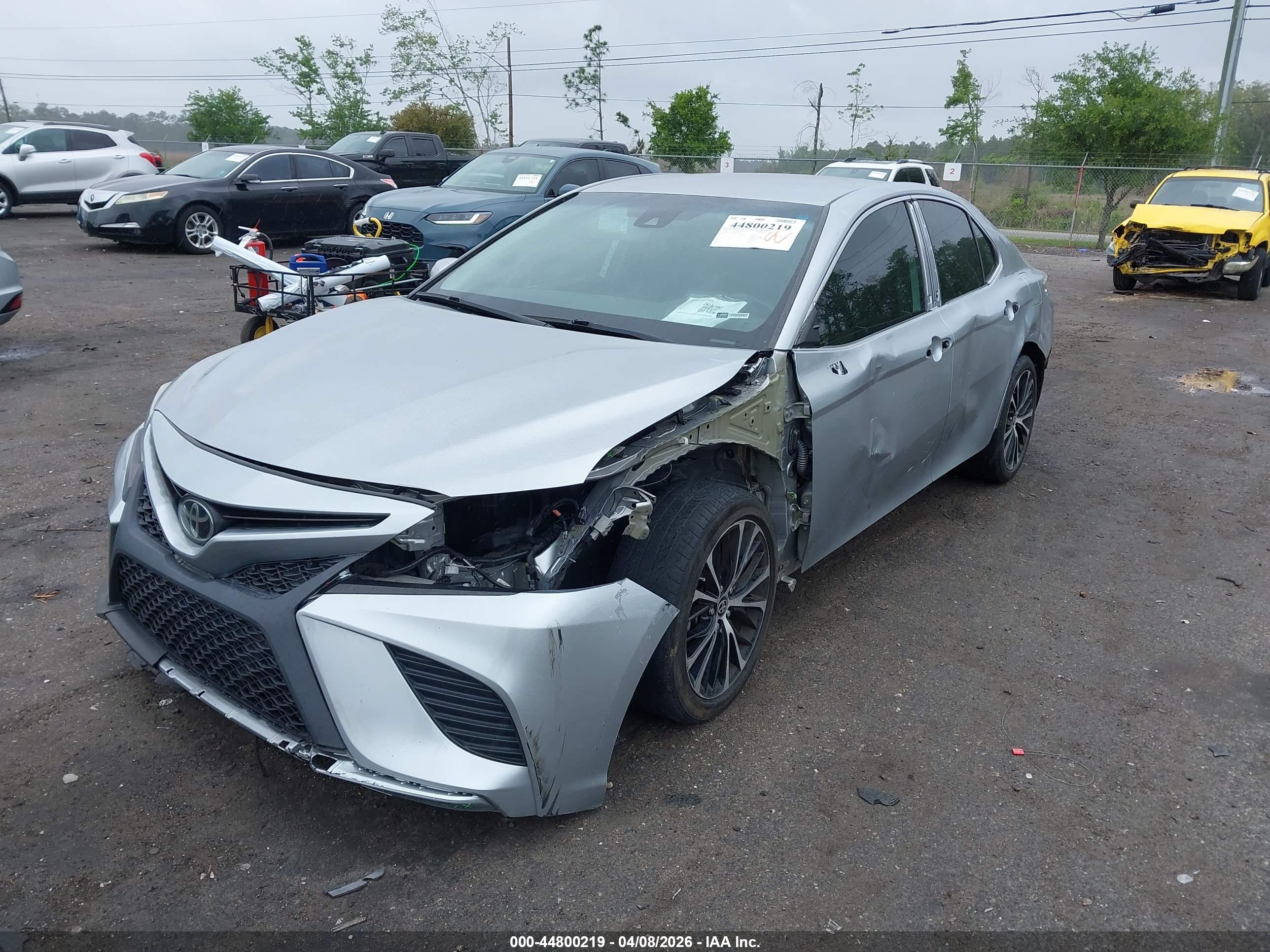 TOYOTA CAMRY image 2