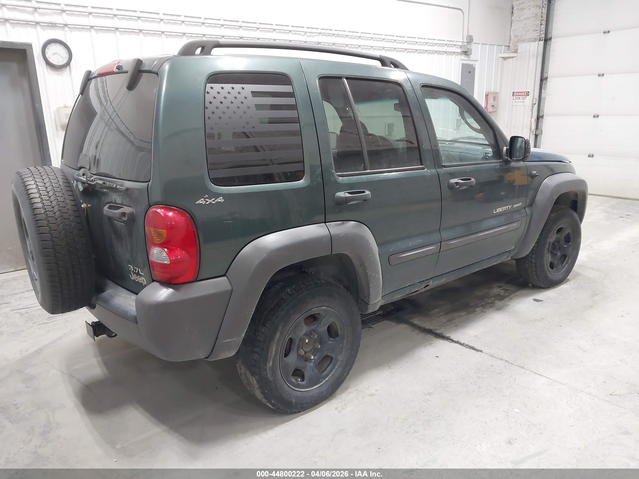 JEEP LIBERTY image 4