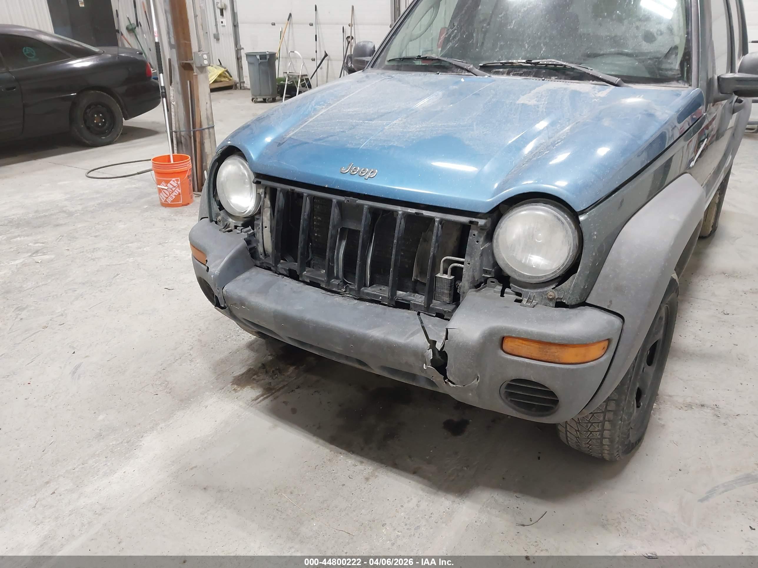 JEEP LIBERTY image 6