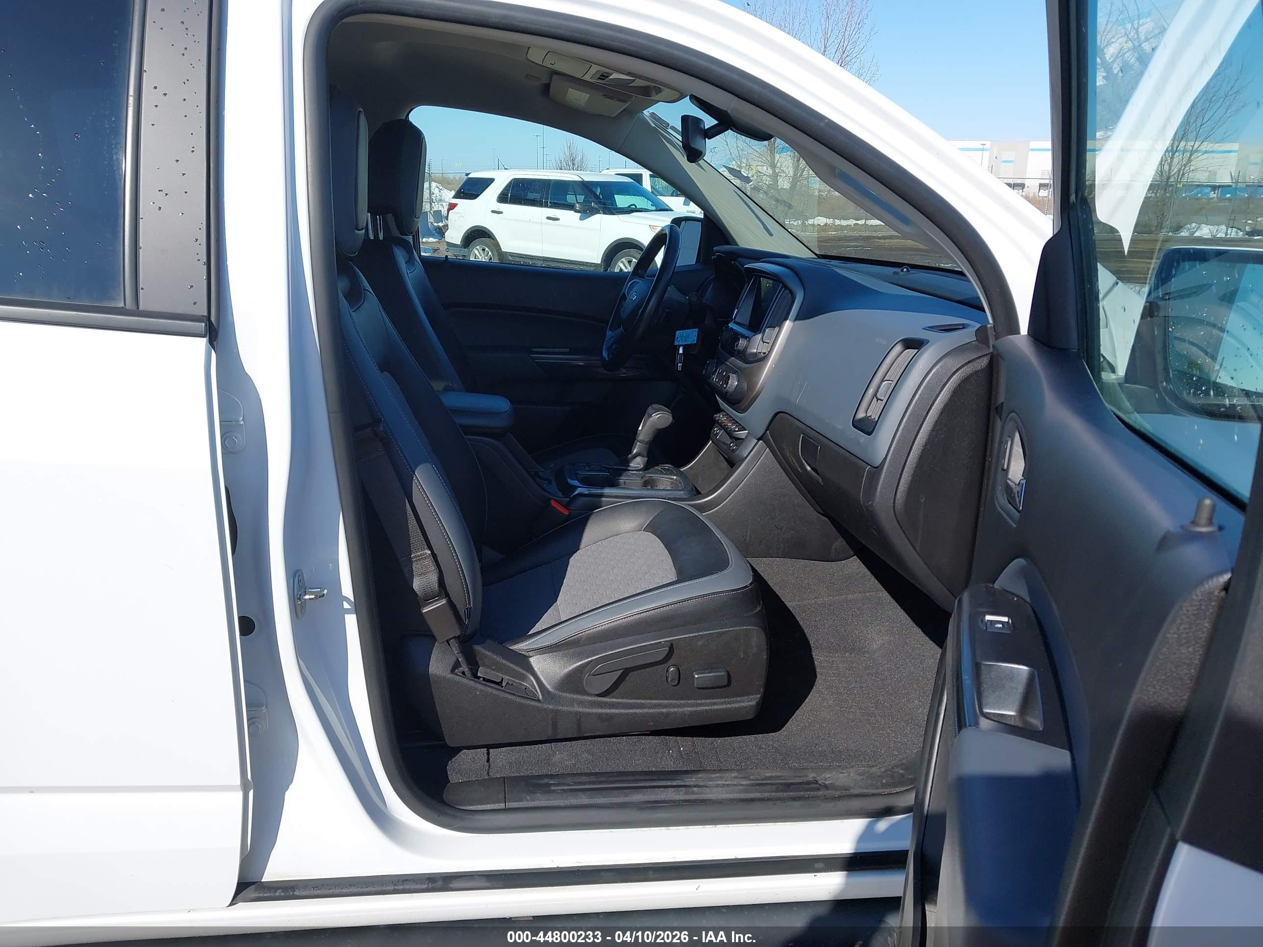 CHEVROLET COLORADO image 5