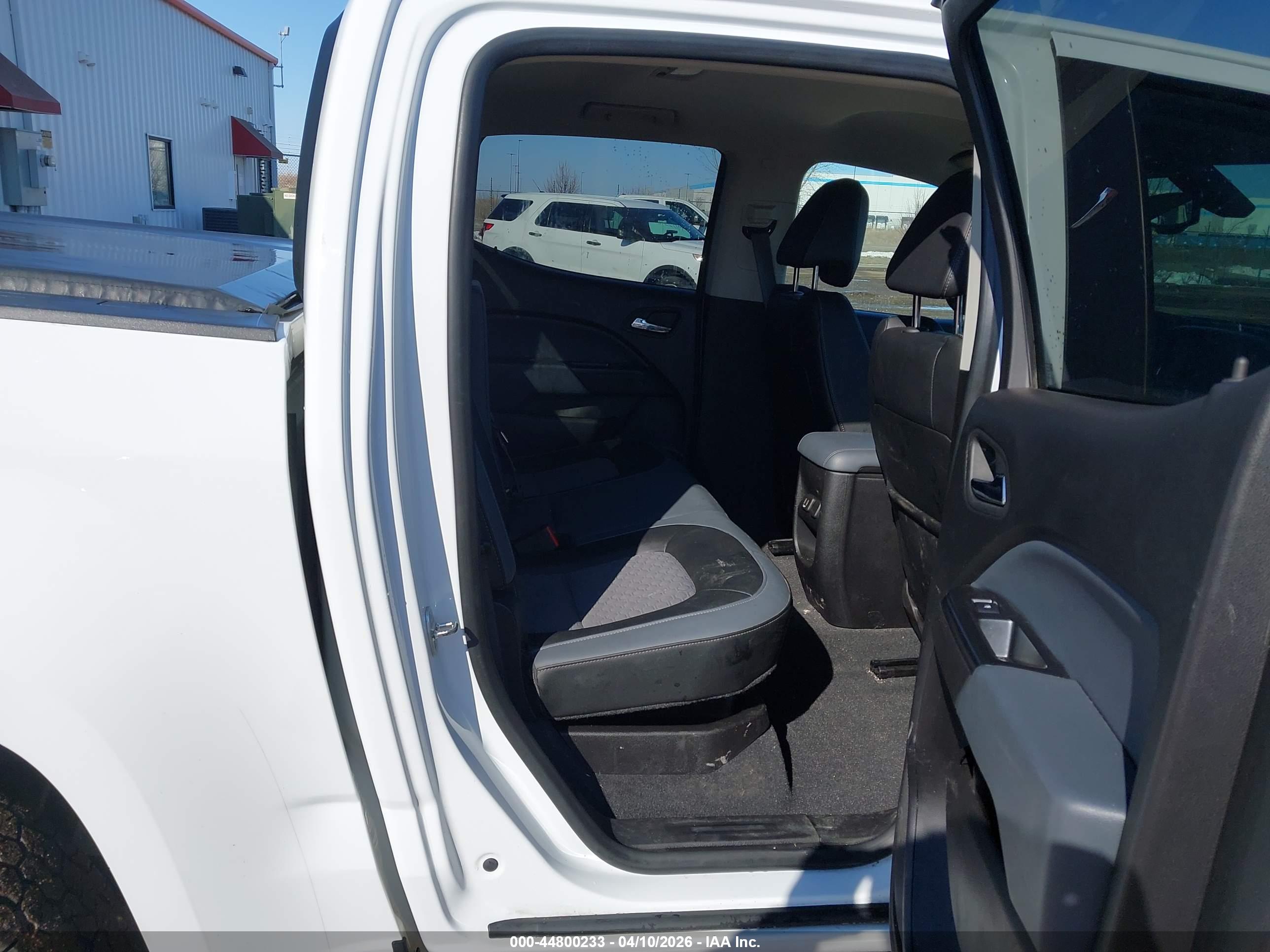 CHEVROLET COLORADO image 8