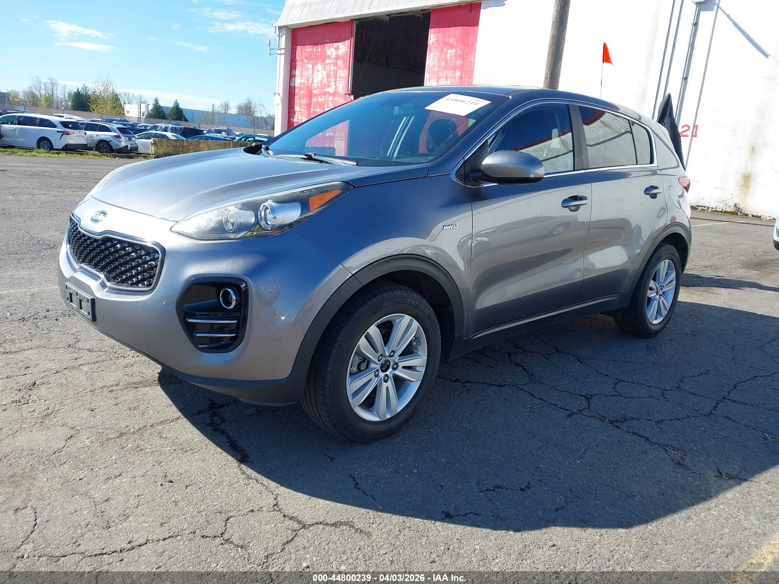 KIA SPORTAGE image 2