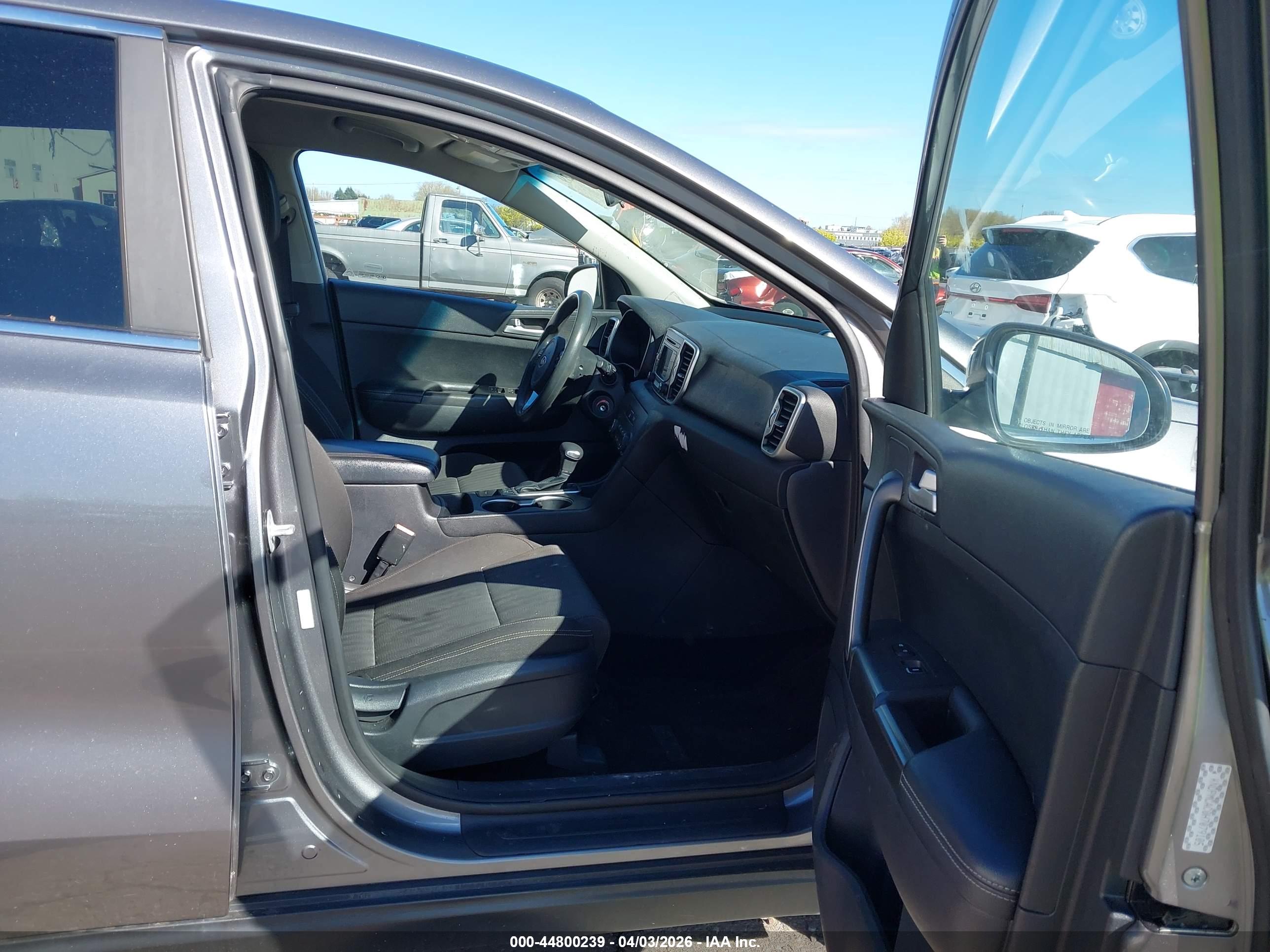 KIA SPORTAGE image 5