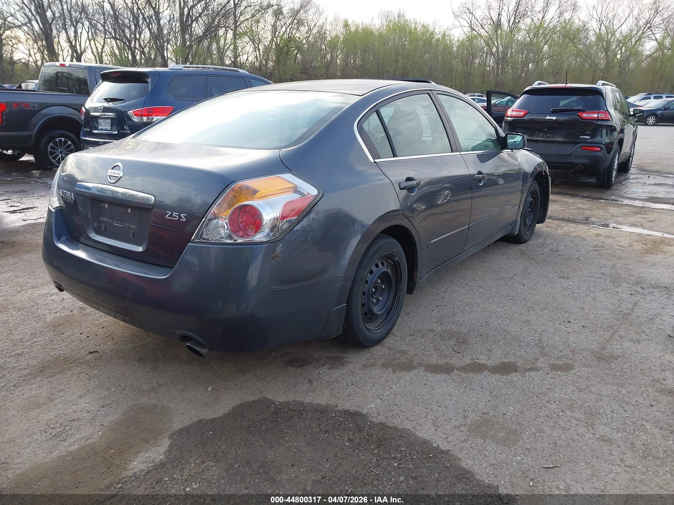 NISSAN ALTIMA image 4