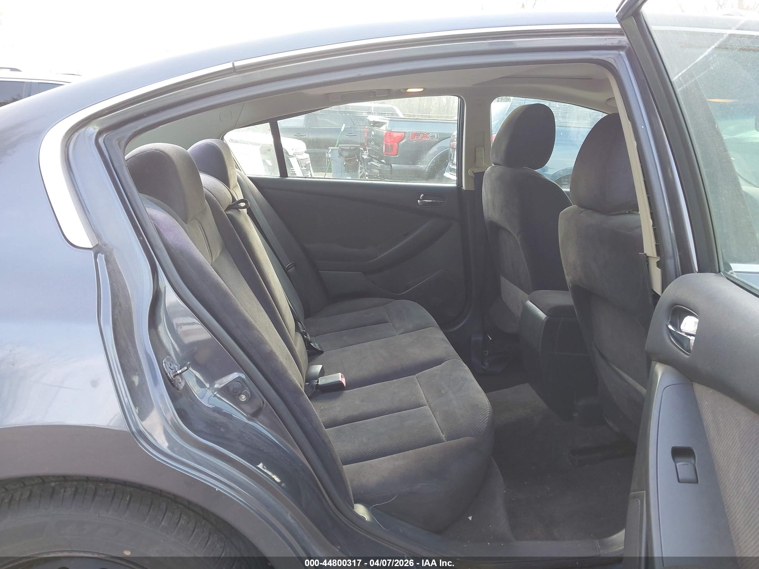 NISSAN ALTIMA image 8