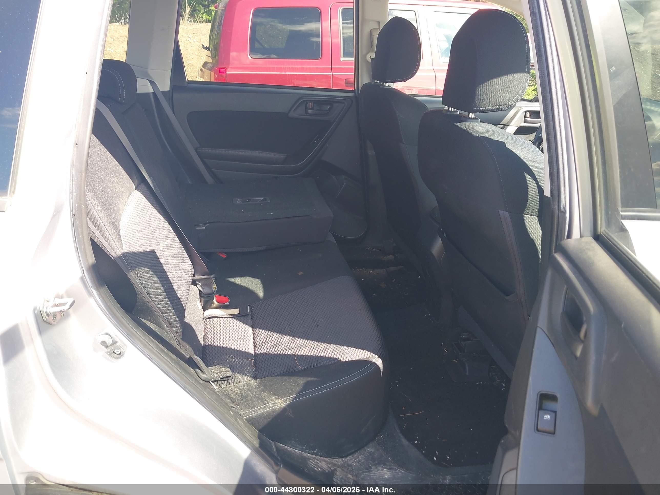 SUBARU FORESTER image 8