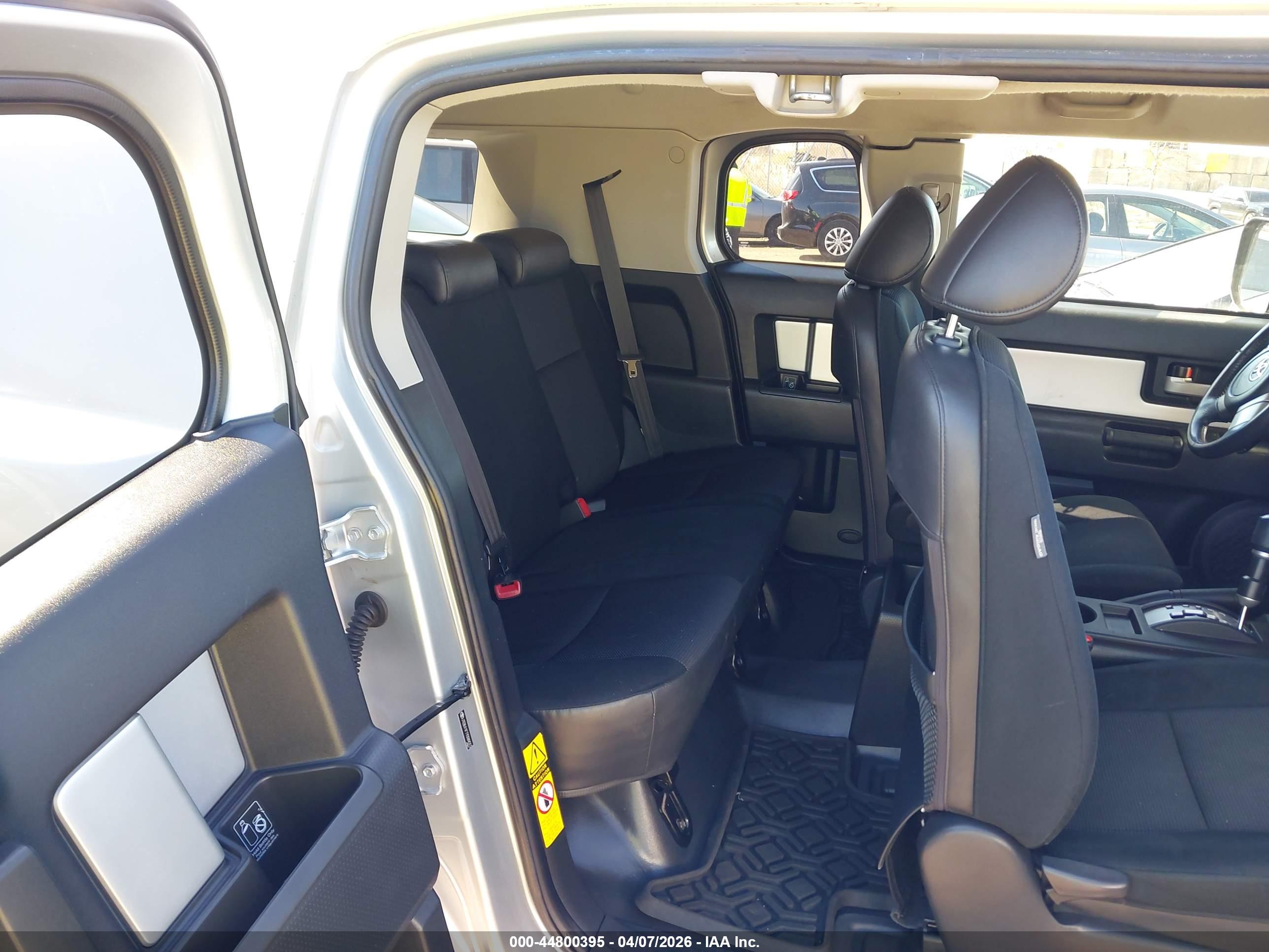 TOYOTA FJ image 8
