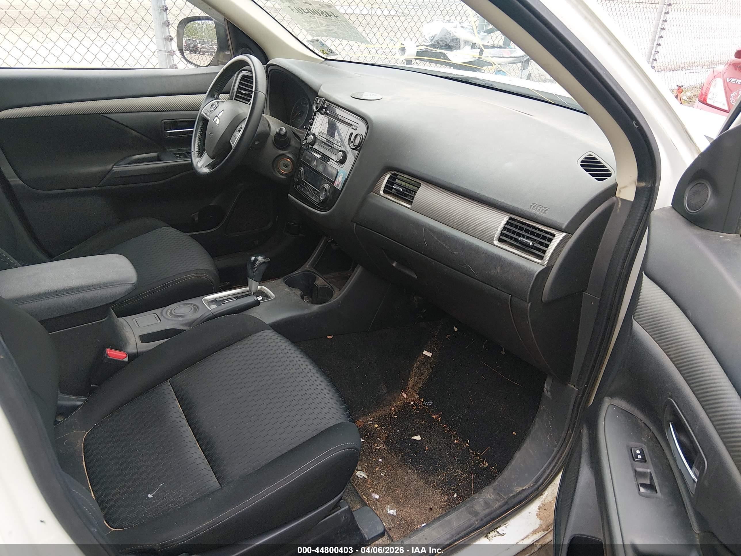 MITSUBISHI OUTLANDER image 5