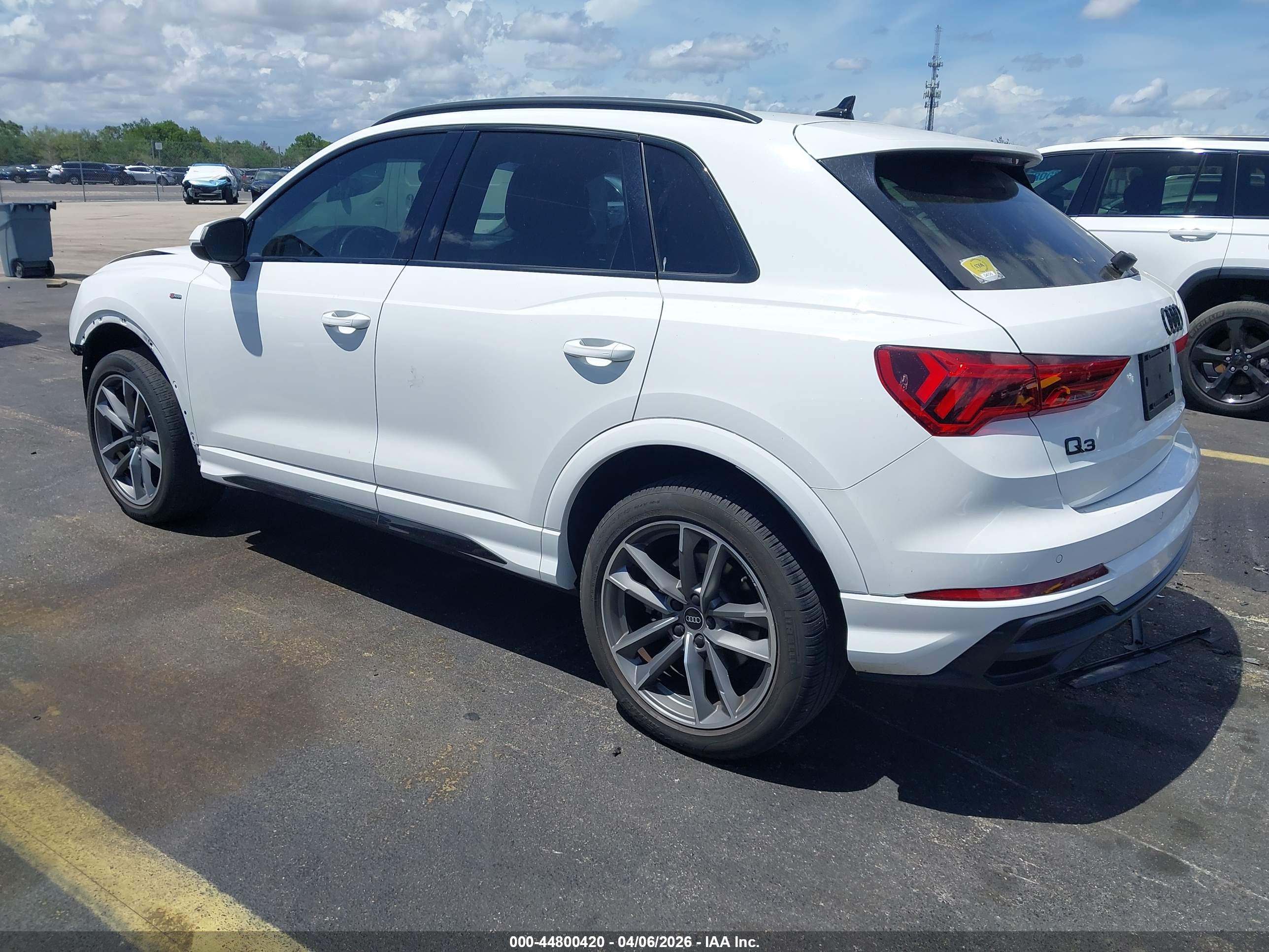AUDI Q3 image 3