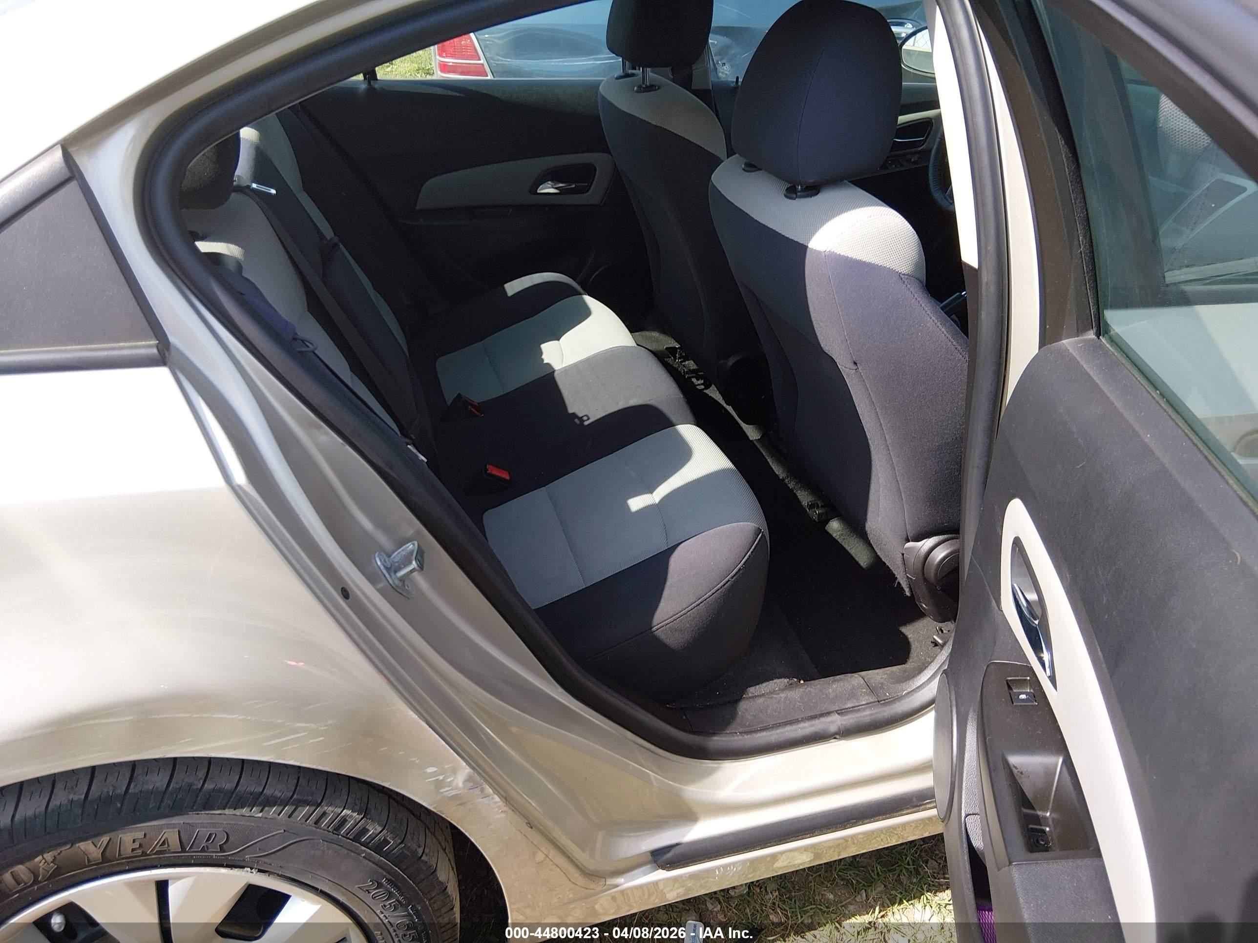 CHEVROLET CRUZE image 8