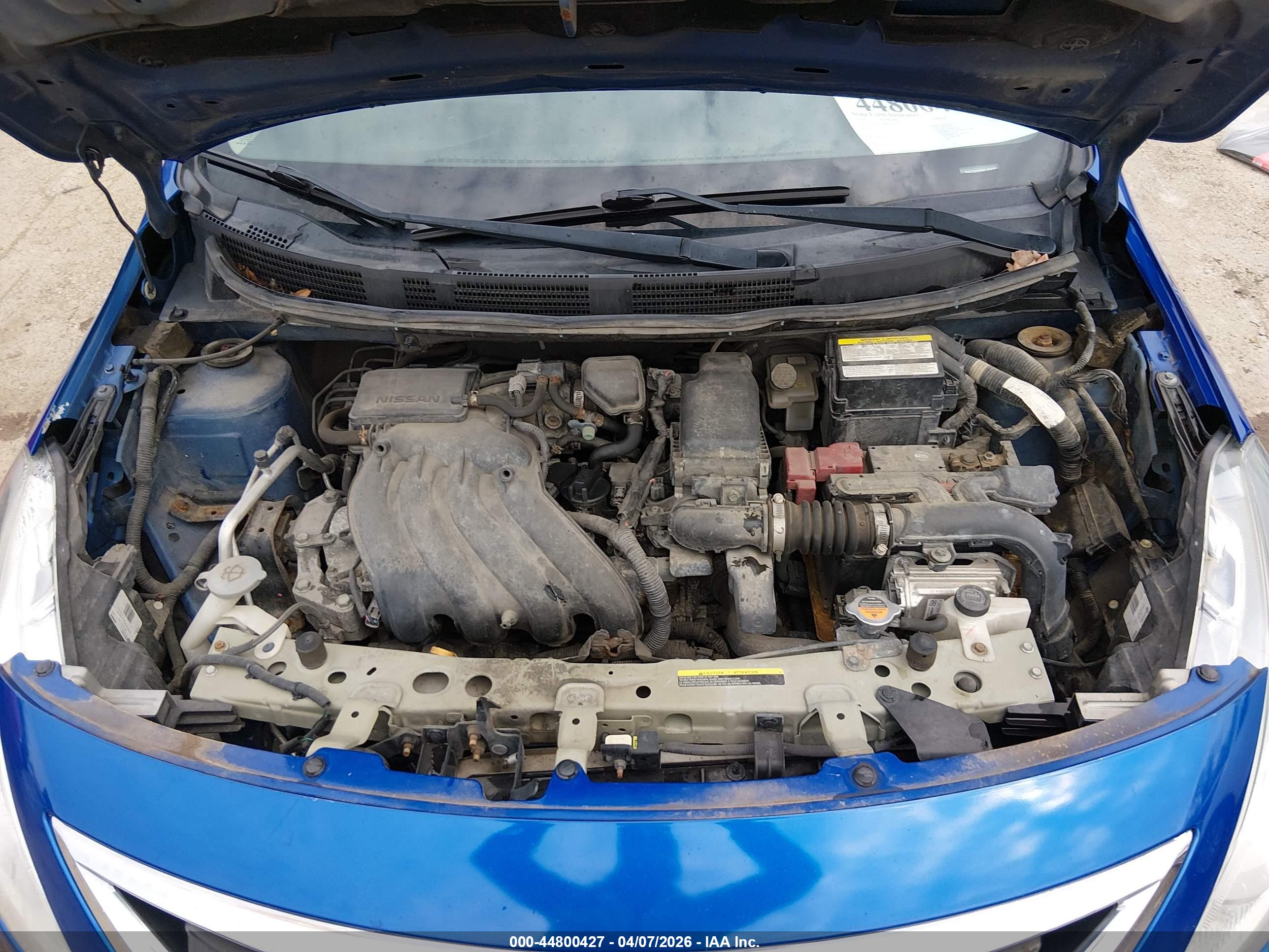 NISSAN VERSA image 10