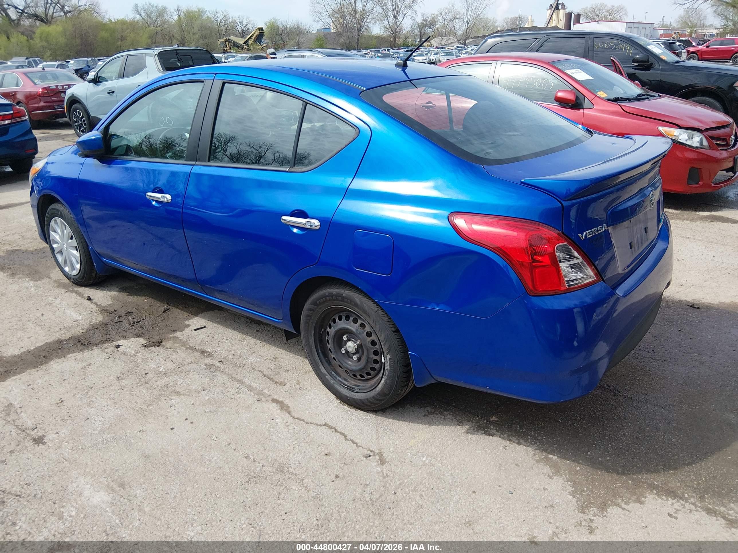 NISSAN VERSA image 3