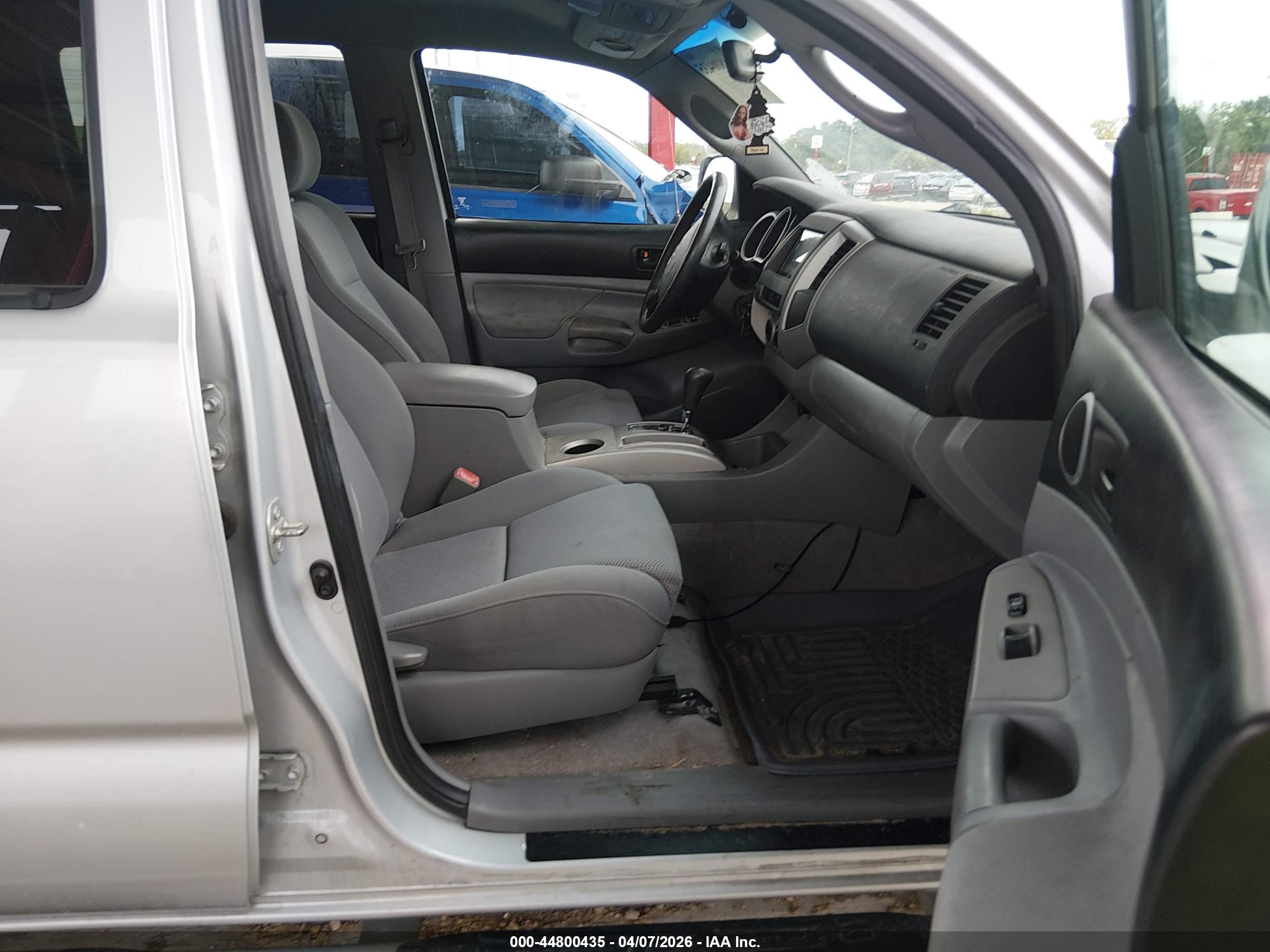 TOYOTA TACOMA image 5