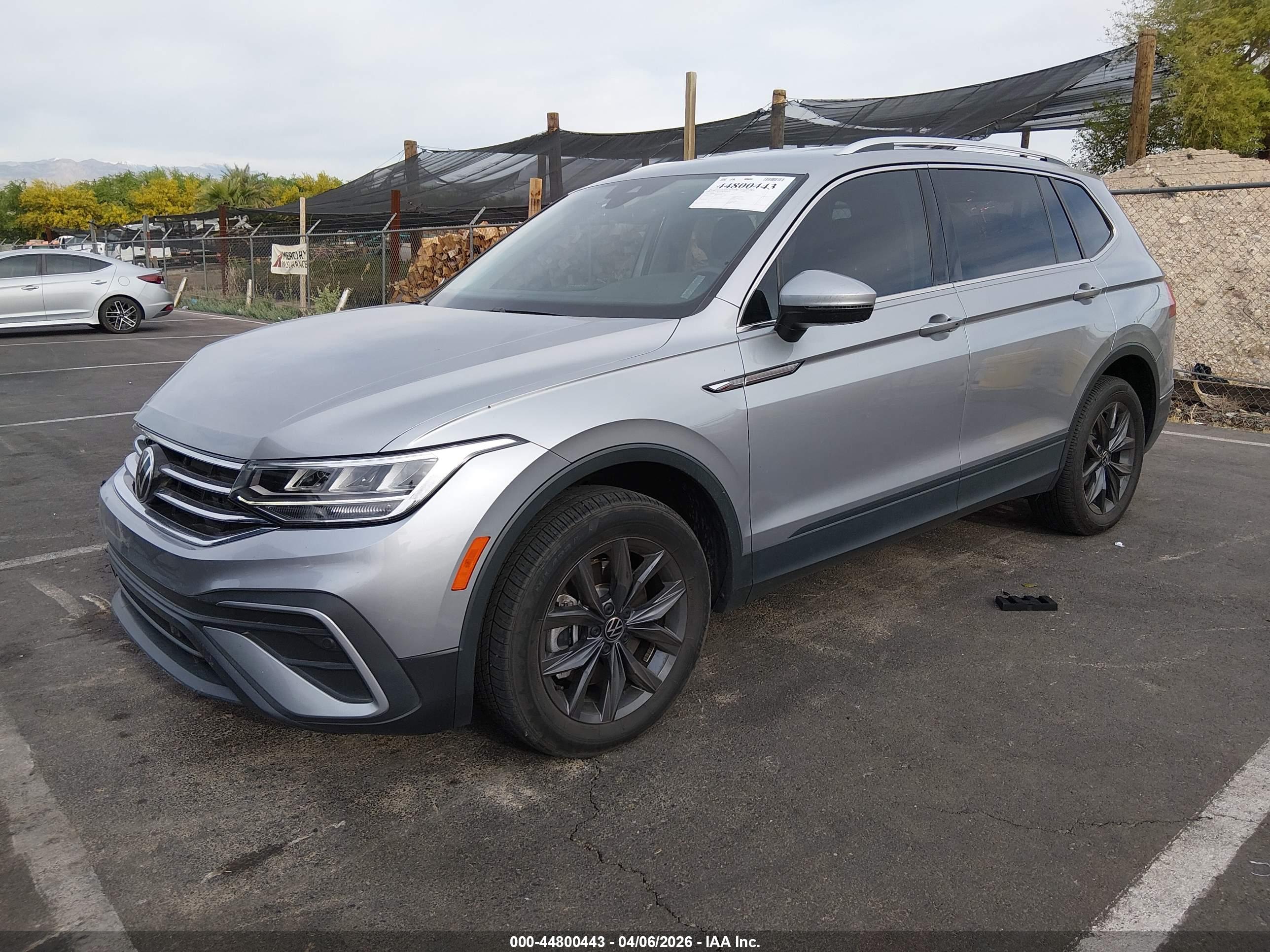VOLKSWAGEN TIGUAN image 2