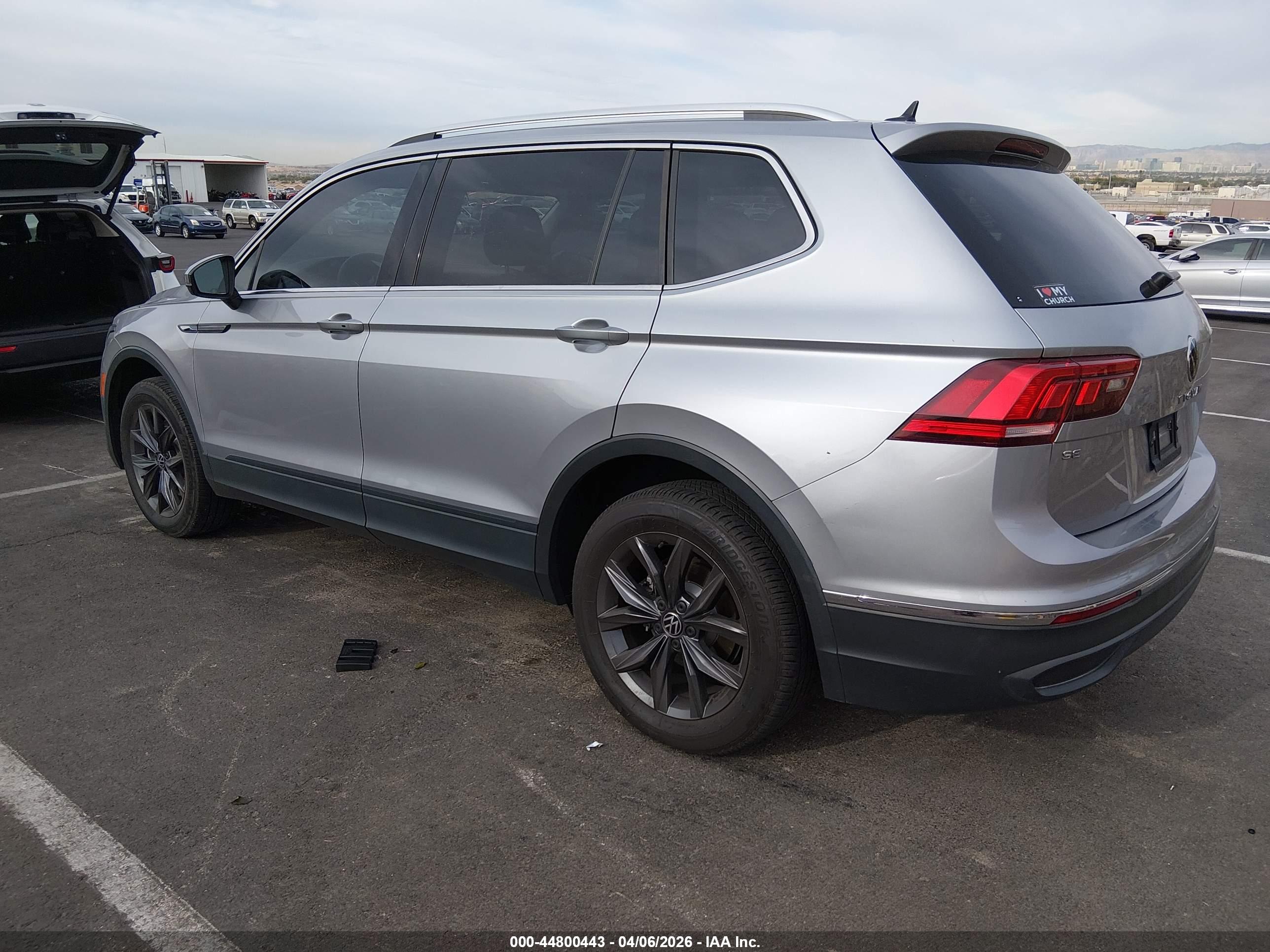 VOLKSWAGEN TIGUAN image 3
