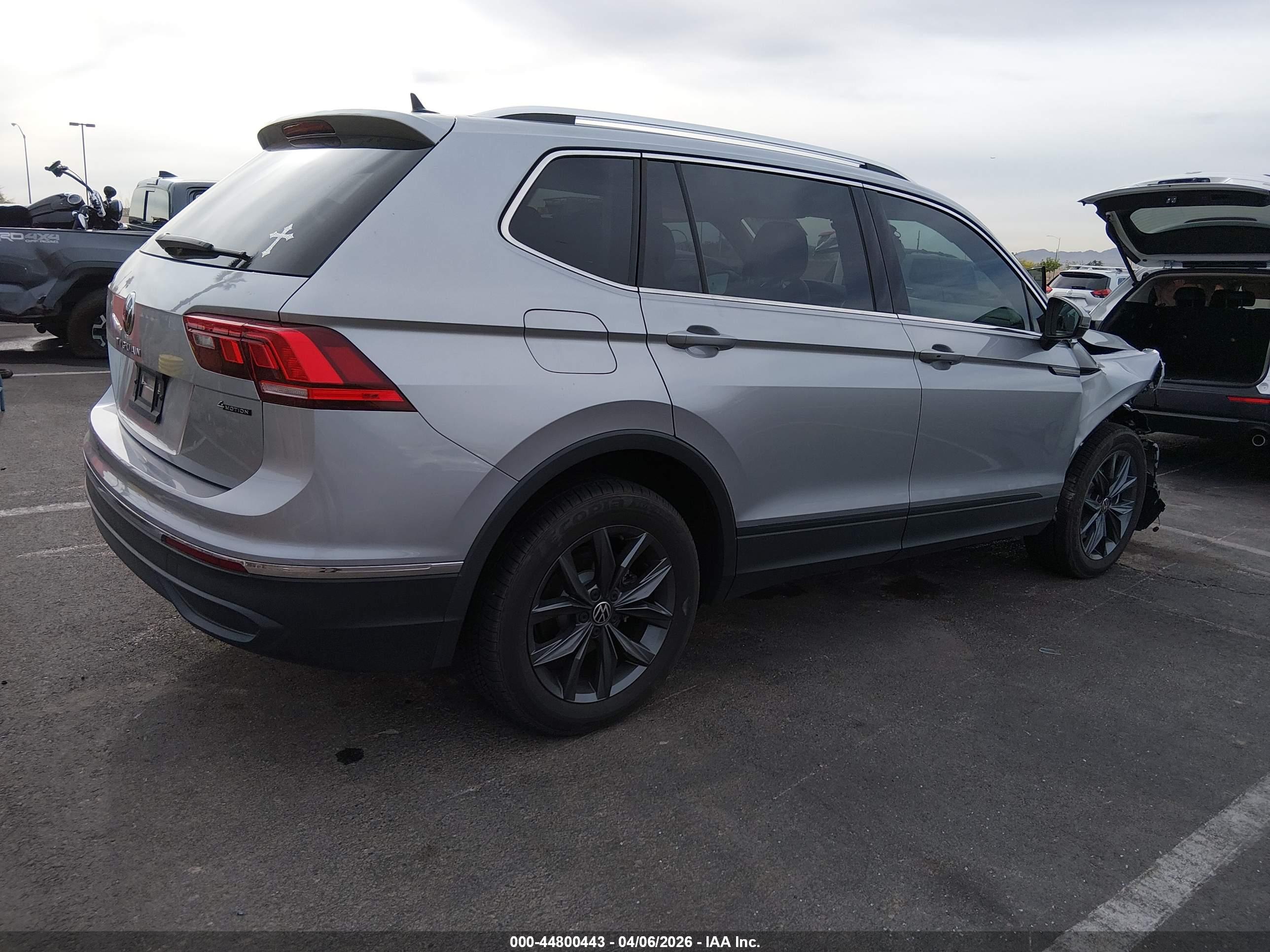 VOLKSWAGEN TIGUAN image 4