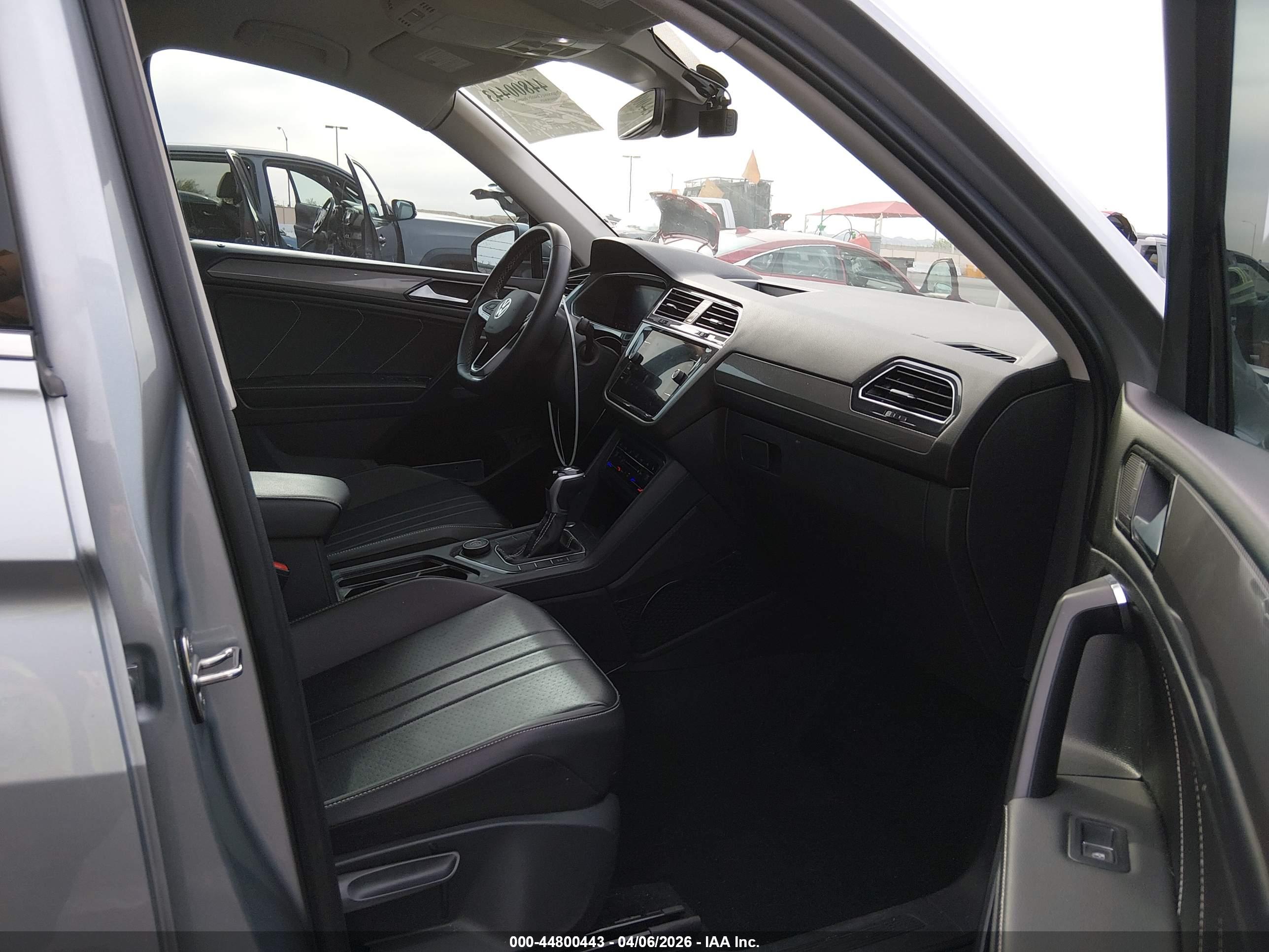 VOLKSWAGEN TIGUAN image 5