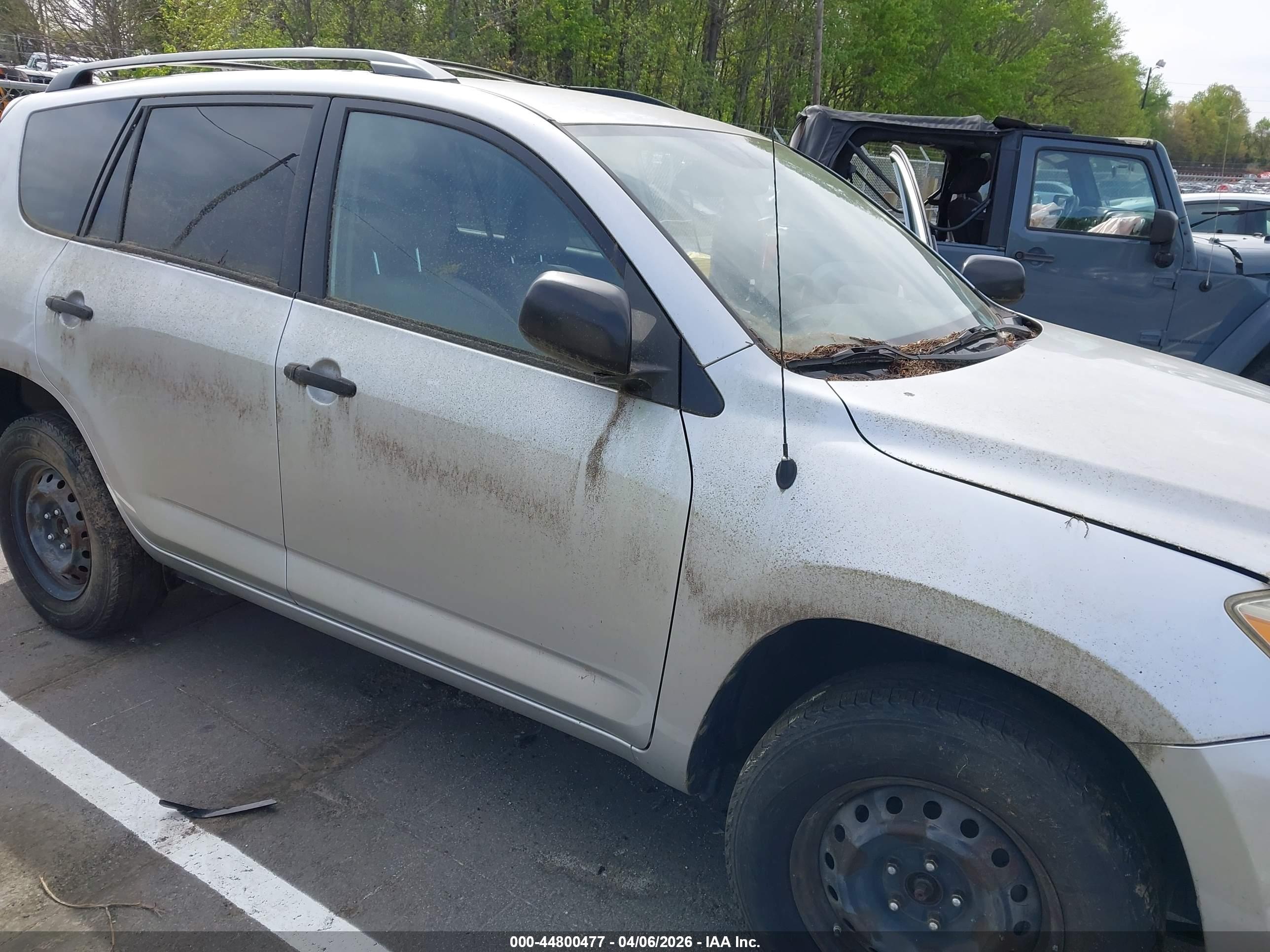 TOYOTA RAV4 image 6