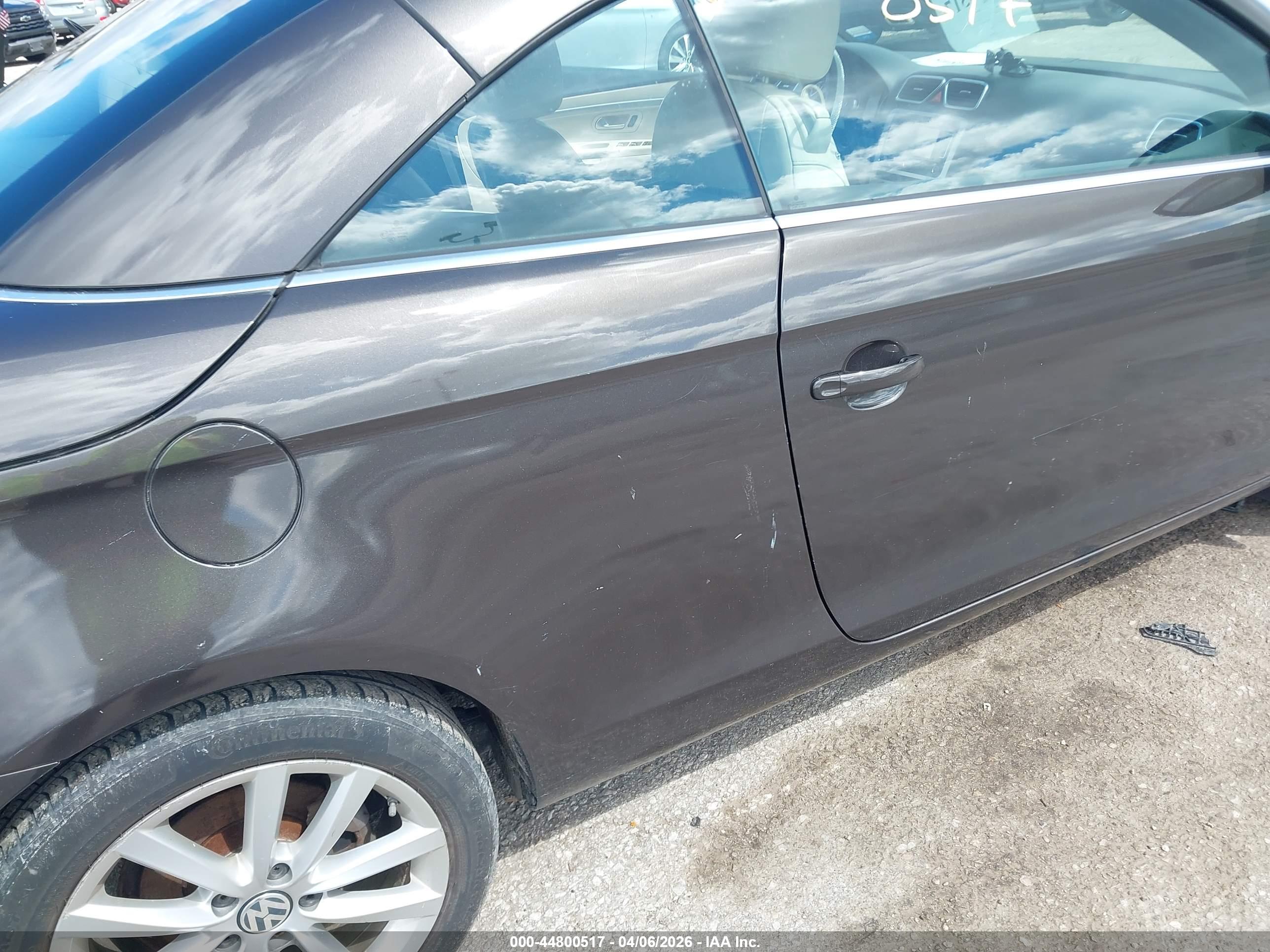 VOLKSWAGEN EOS image 6