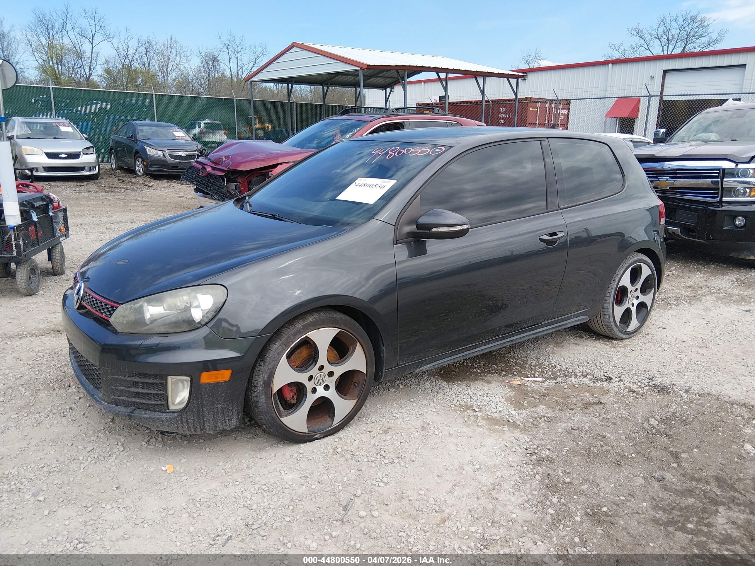 VOLKSWAGEN GTI image 2