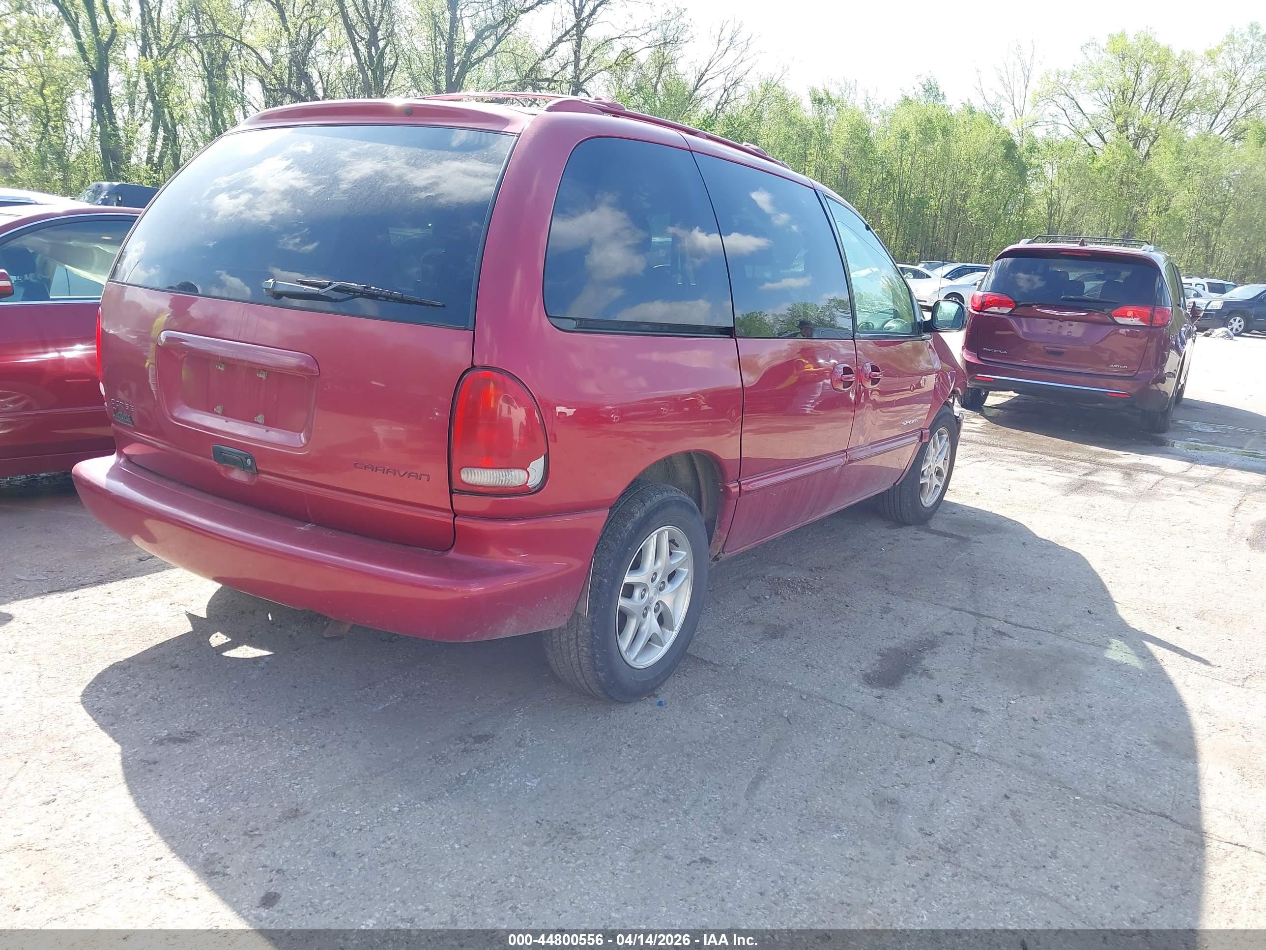 DODGE CARAVAN image 4