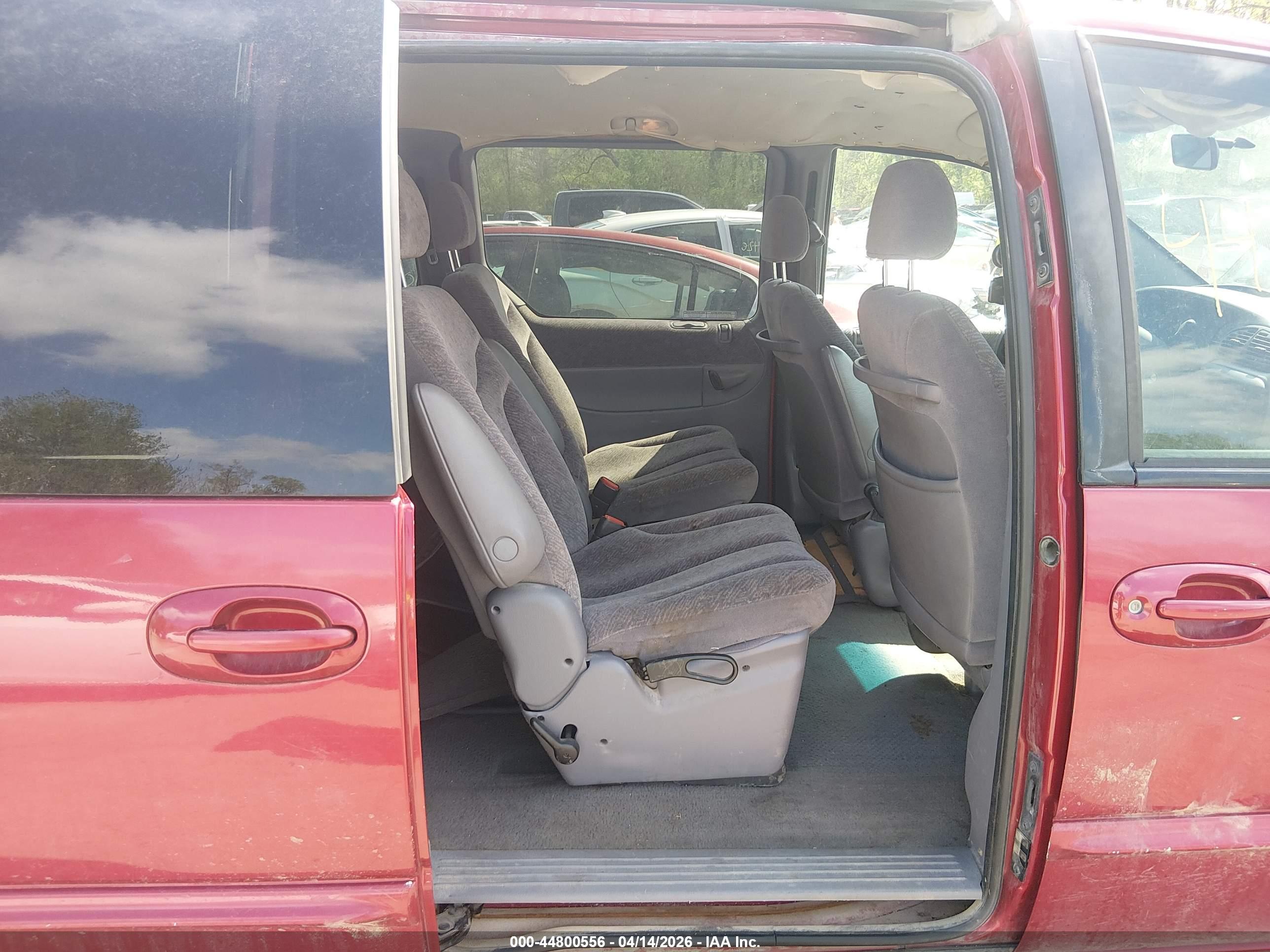 DODGE CARAVAN image 8