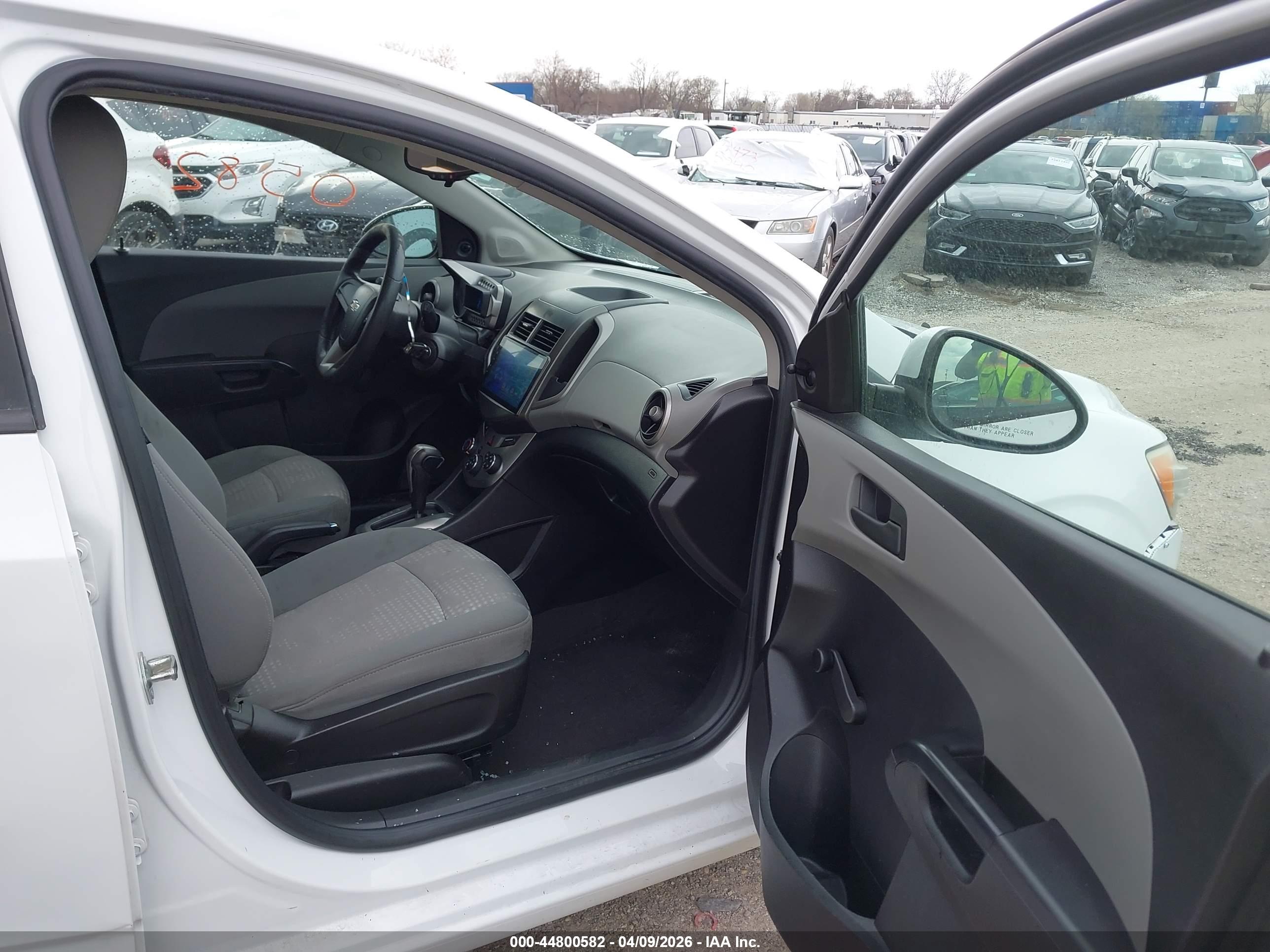 CHEVROLET SONIC image 5