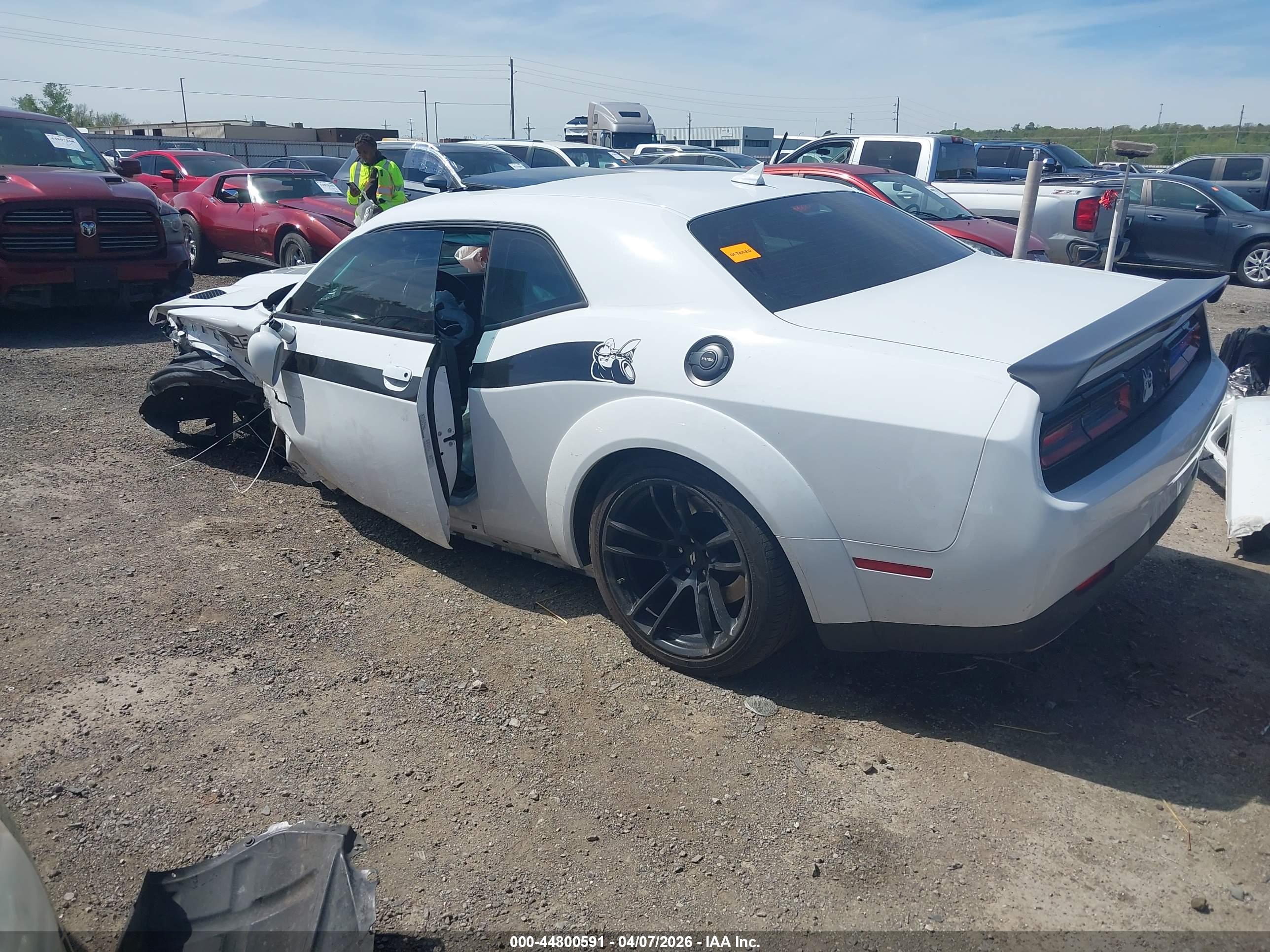 DODGE CHALLENGER image 3