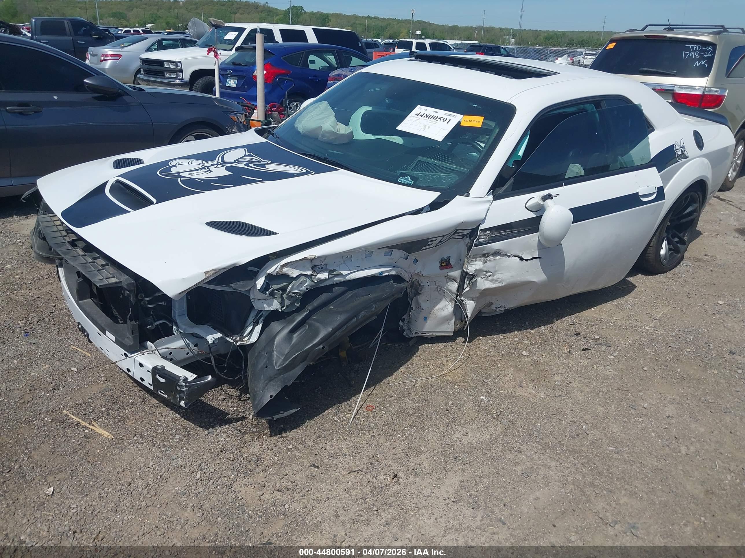 DODGE CHALLENGER image 6
