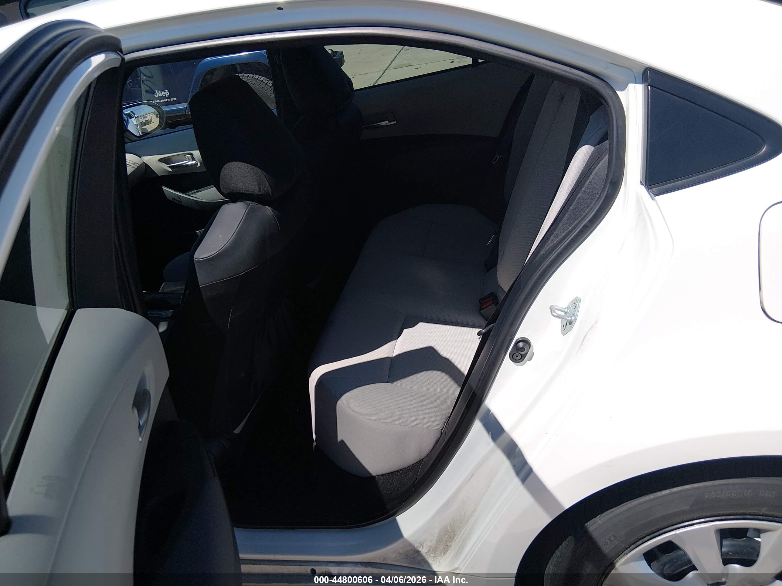 TOYOTA COROLLA image 8