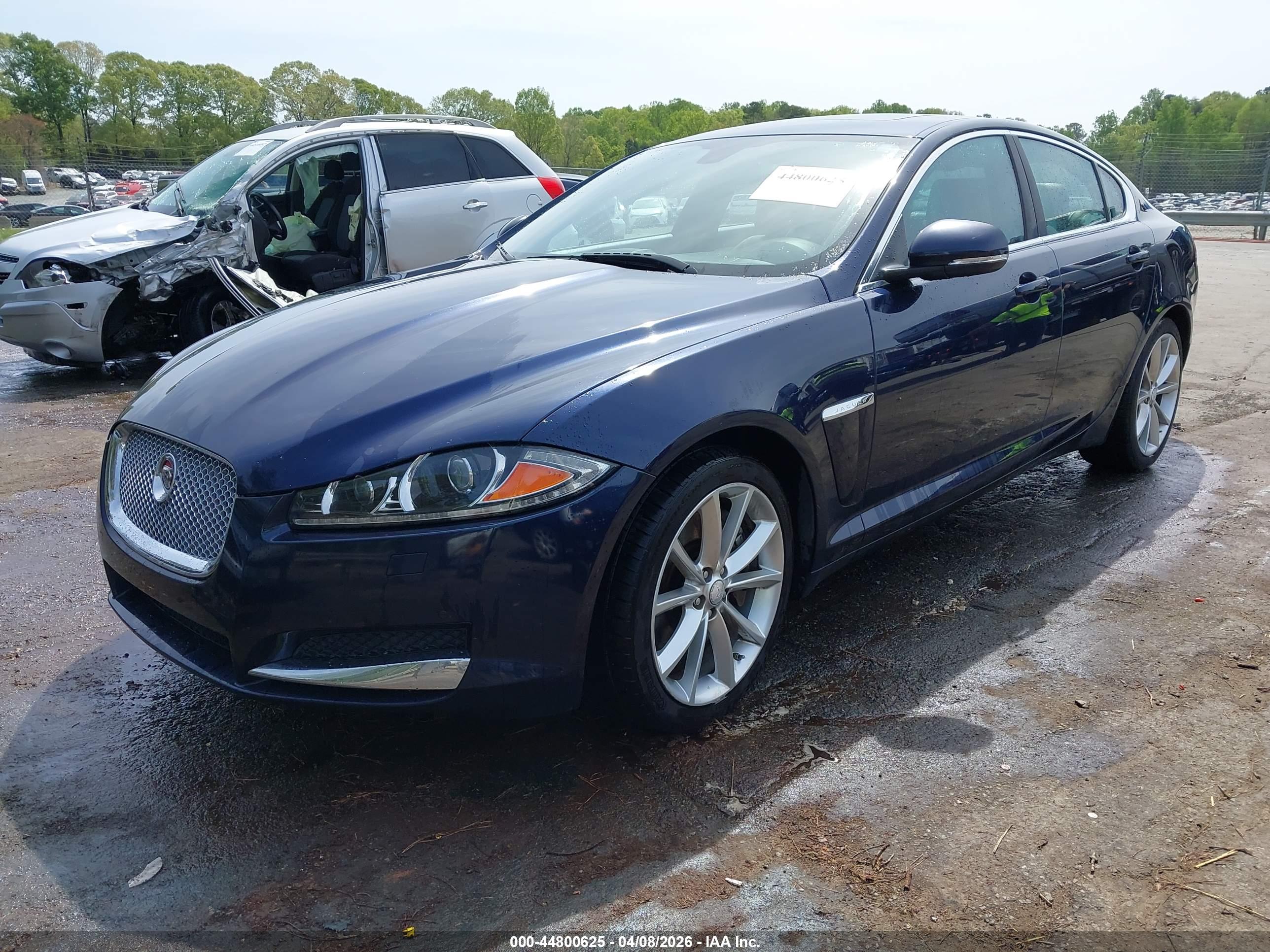 JAGUAR XF image 2