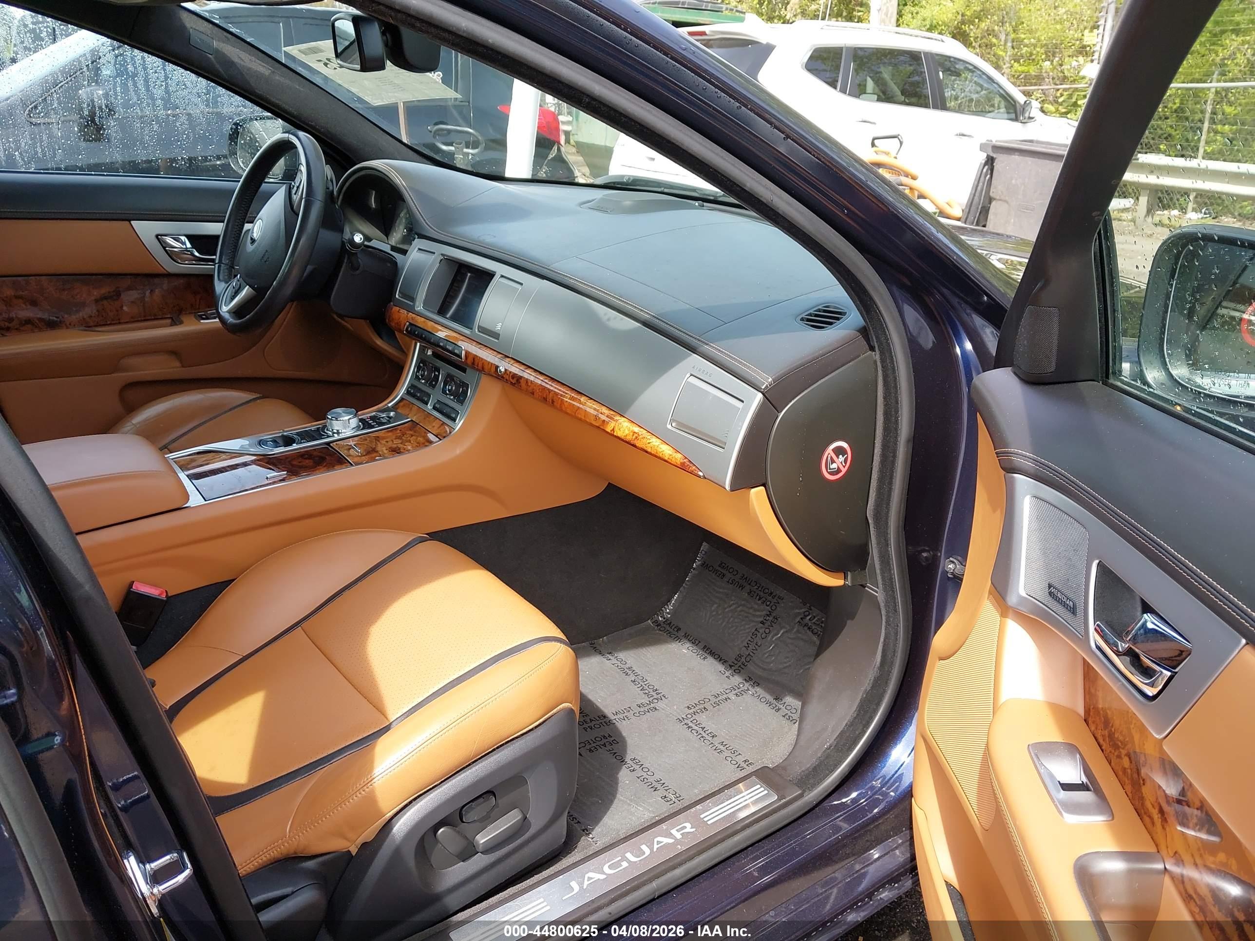 JAGUAR XF image 5