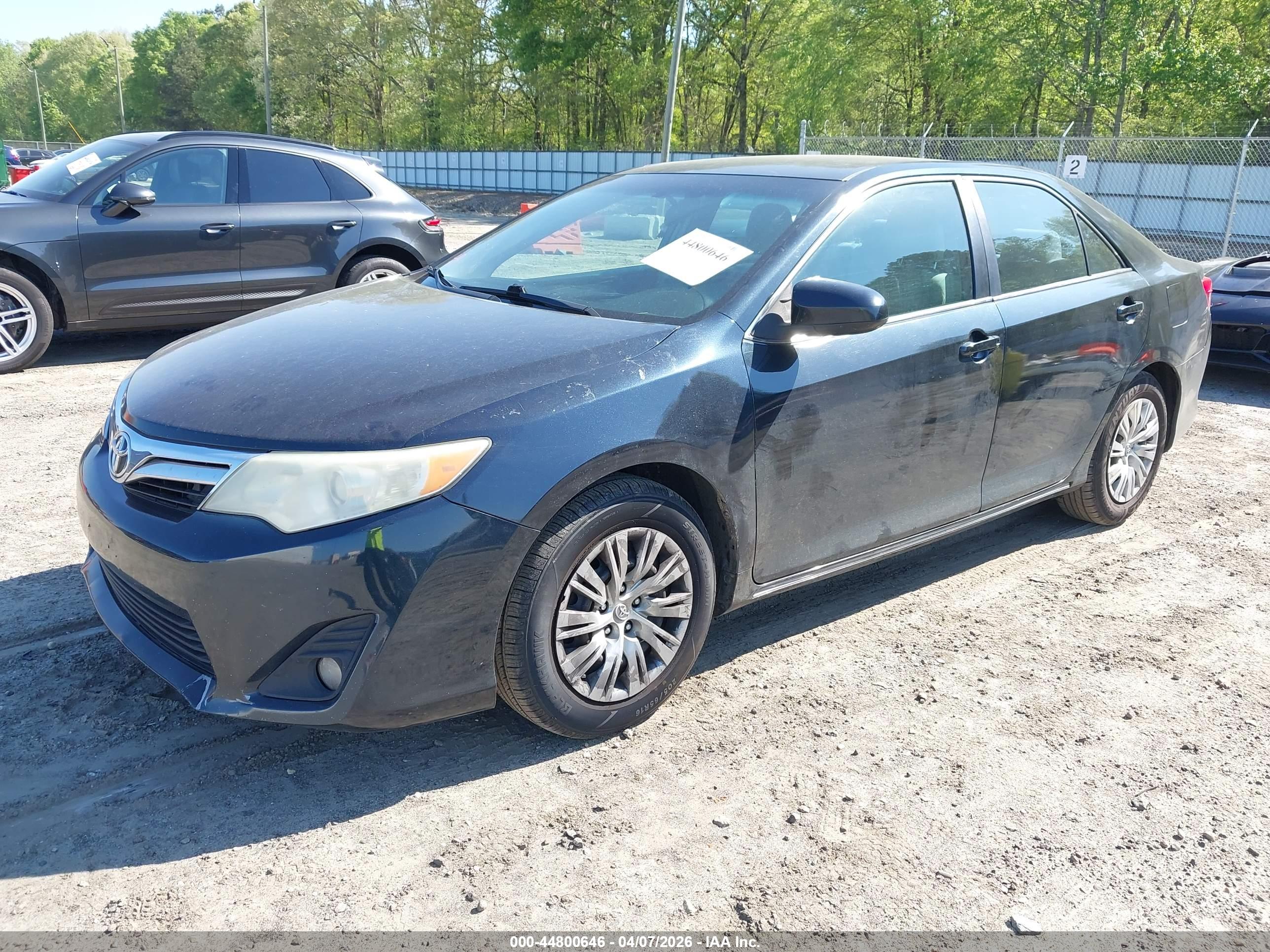 TOYOTA CAMRY image 2