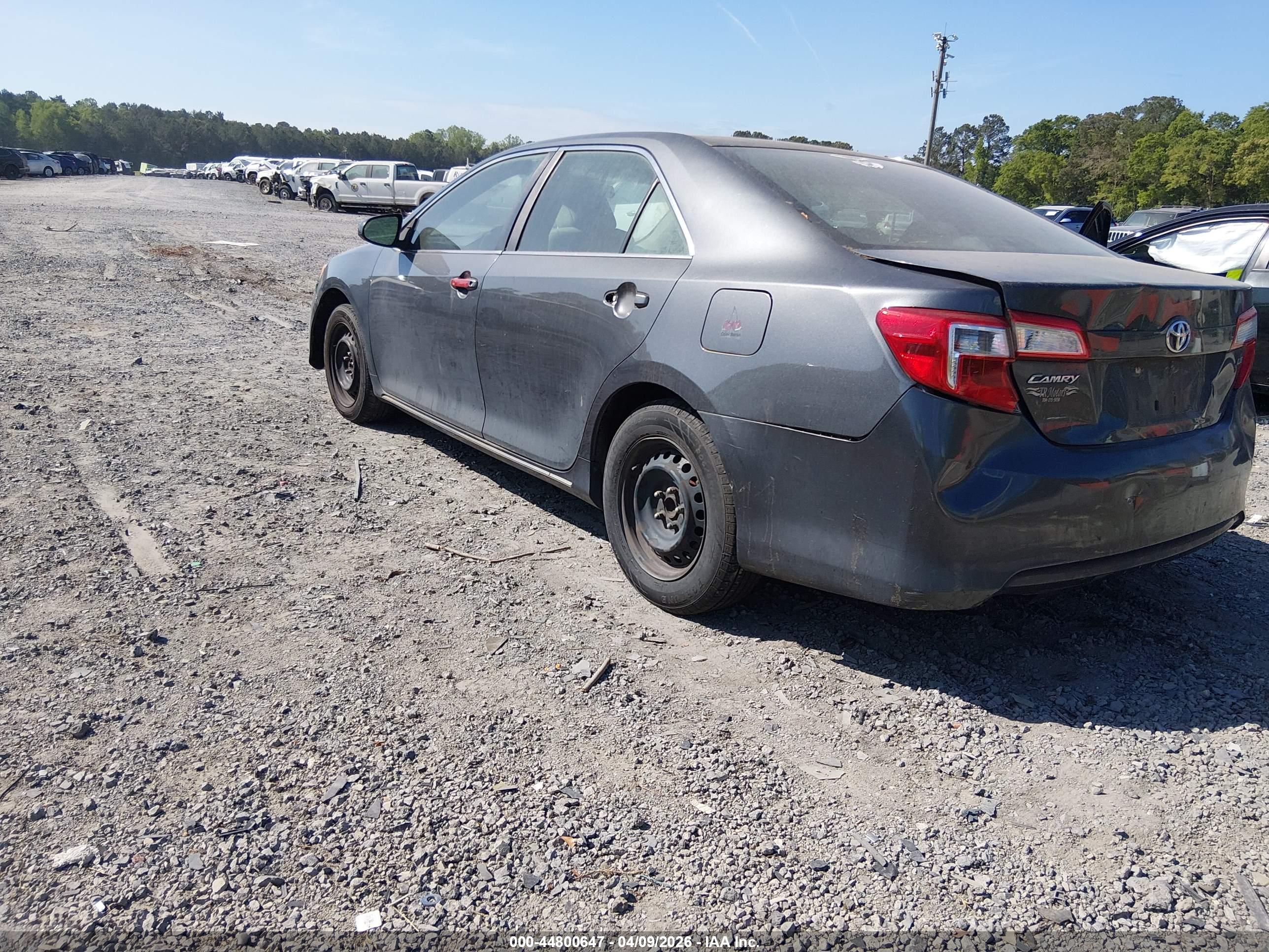 TOYOTA CAMRY image 3