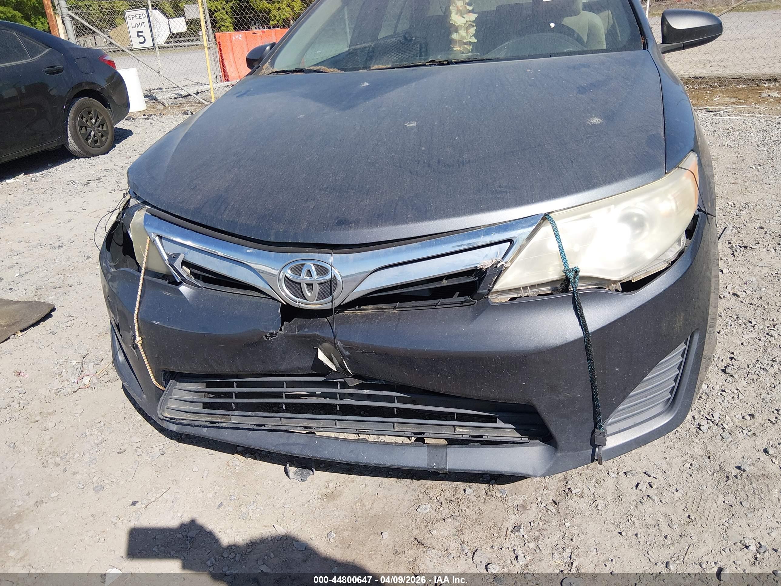 TOYOTA CAMRY image 6