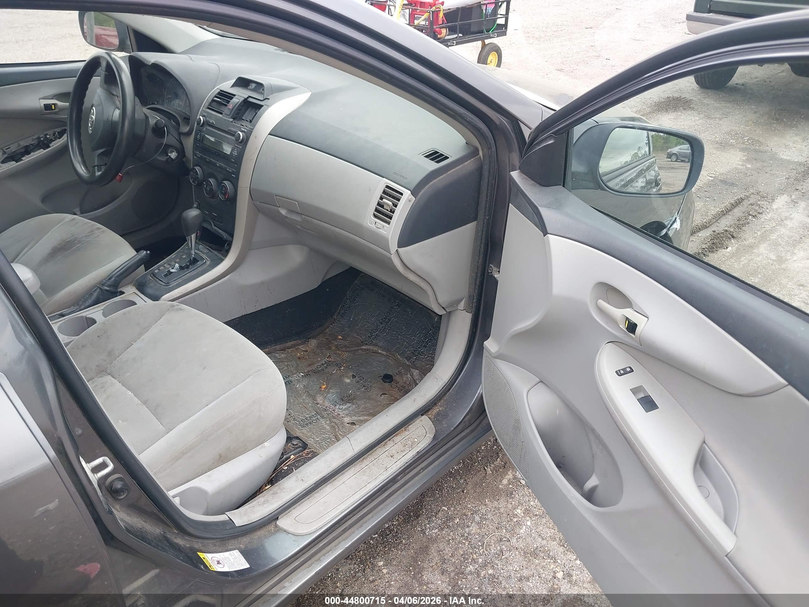 TOYOTA COROLLA image 5