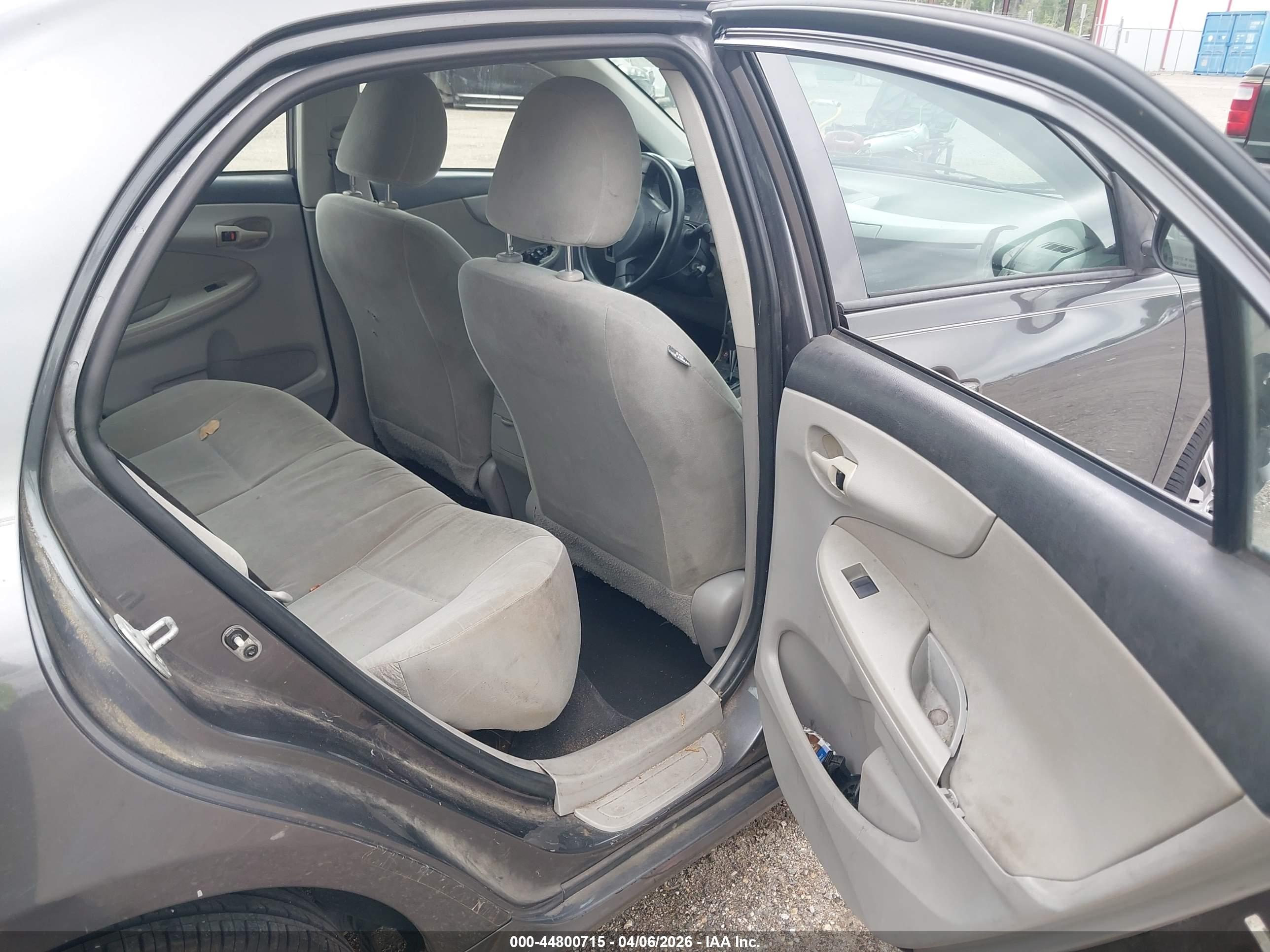 TOYOTA COROLLA image 8