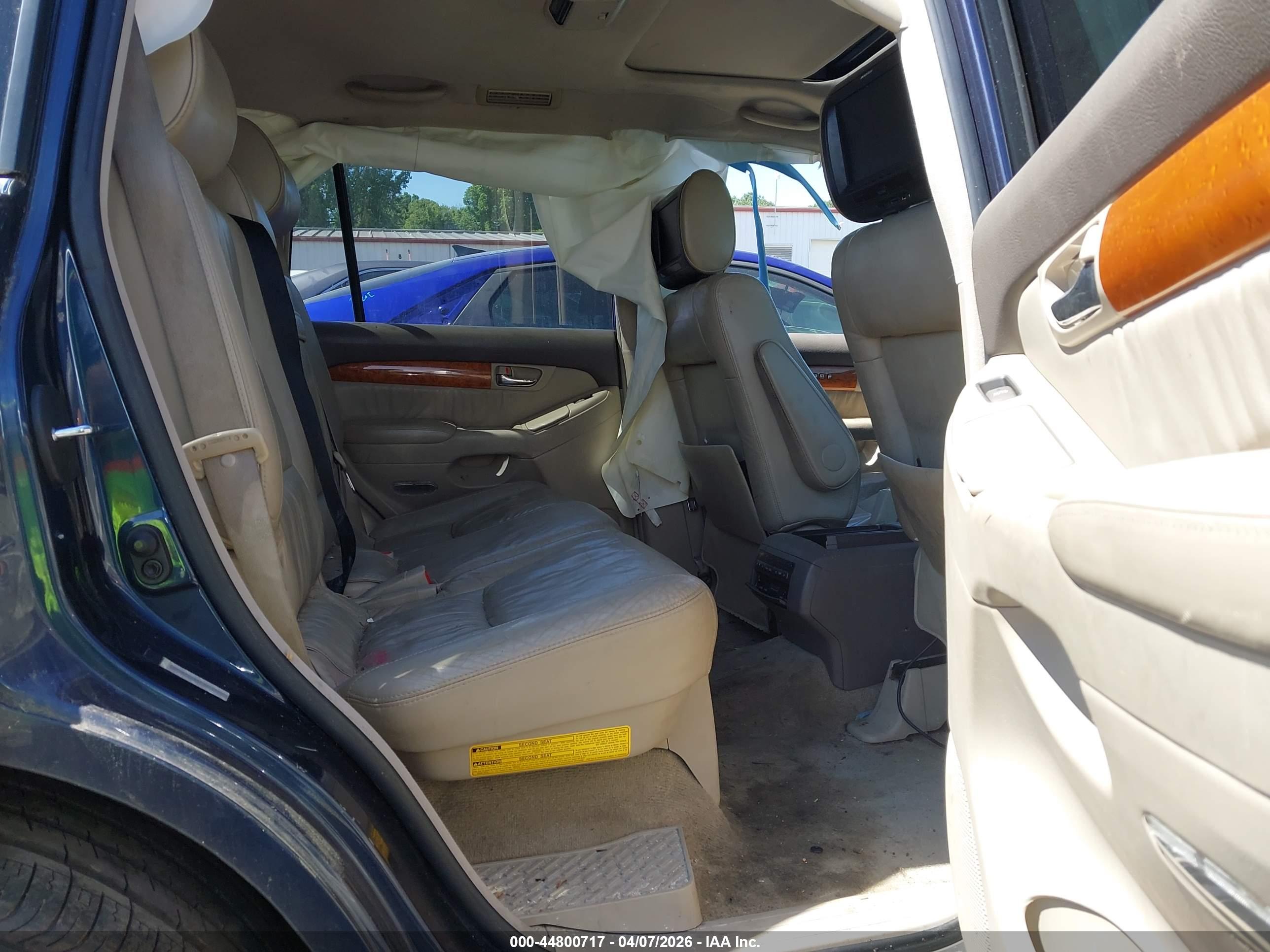 LEXUS GX image 8