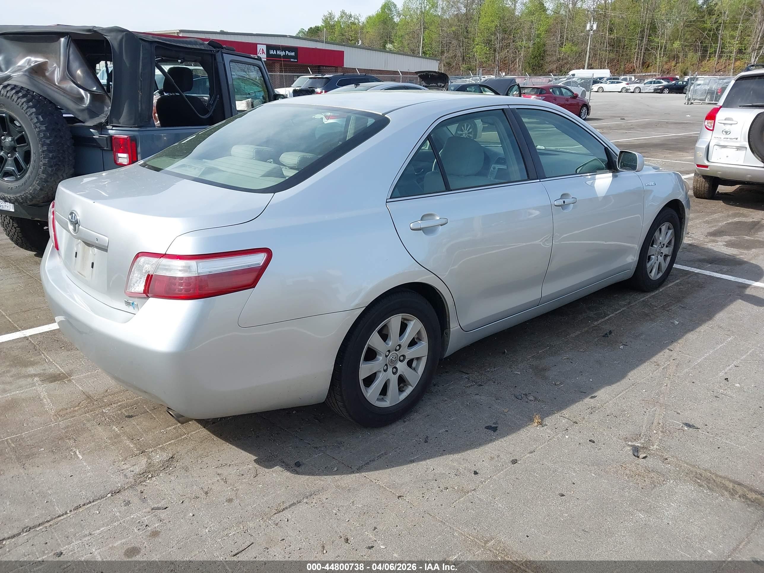 TOYOTA CAMRY image 4