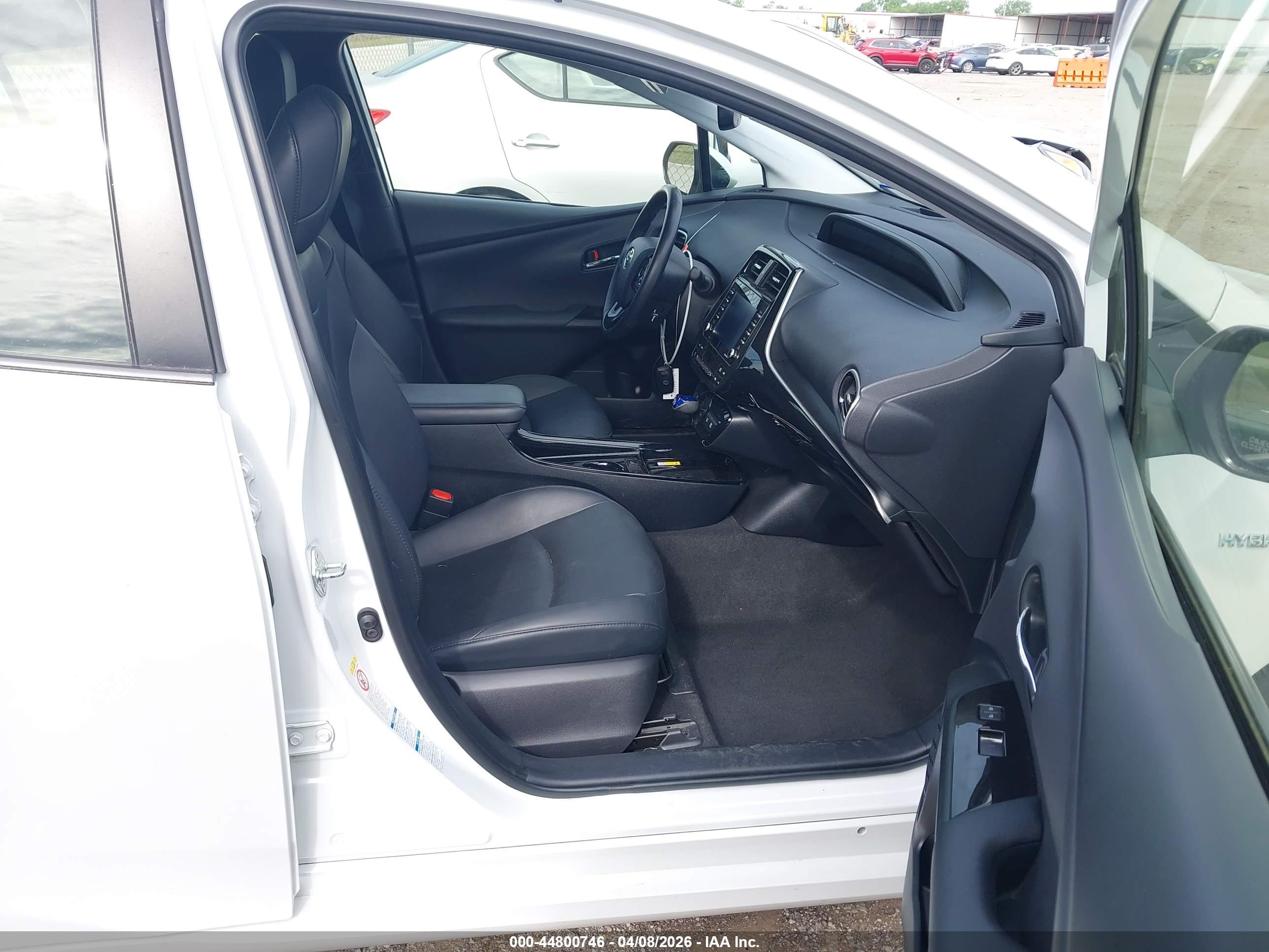 TOYOTA PRIUS image 5
