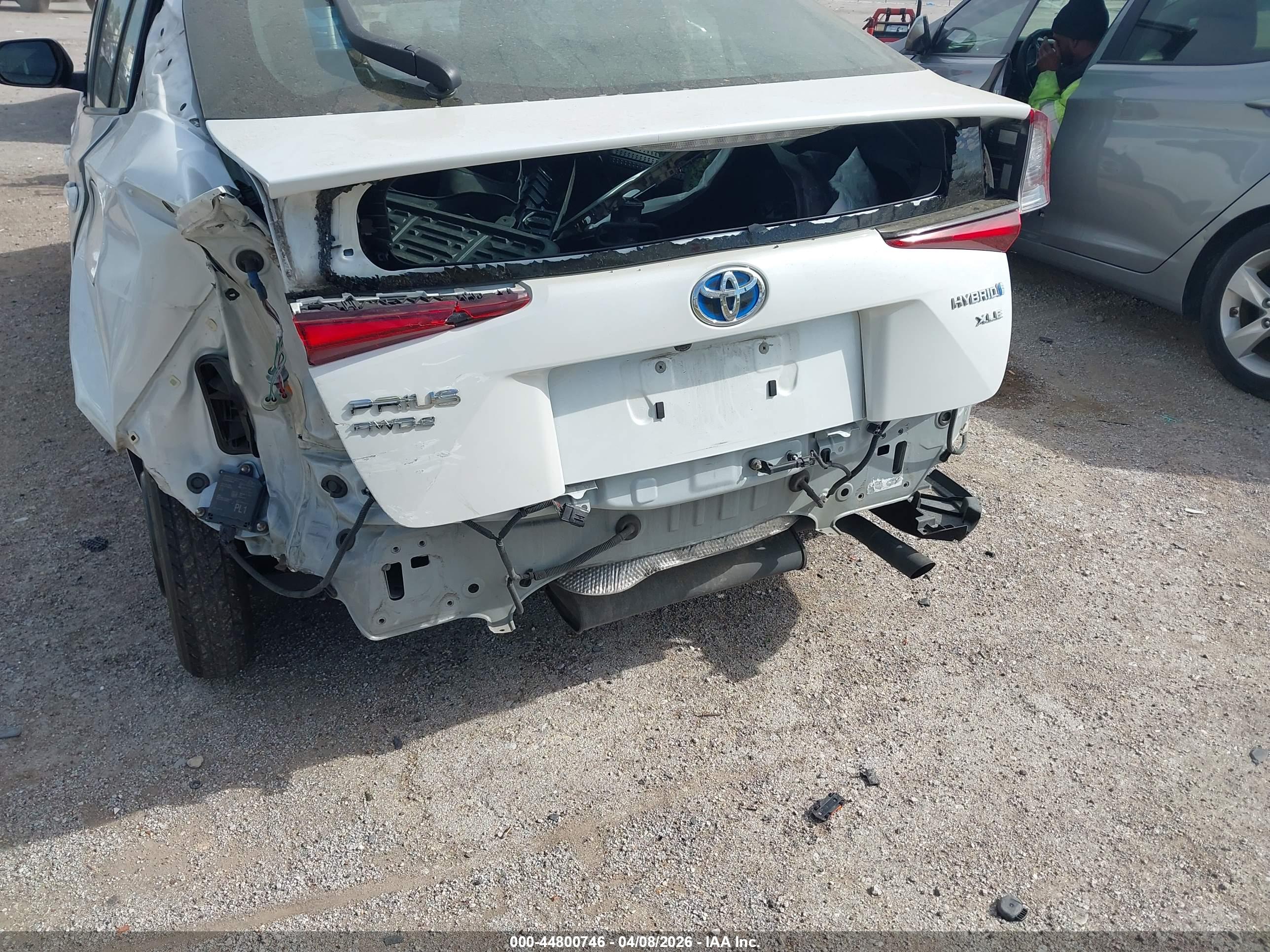 TOYOTA PRIUS image 6