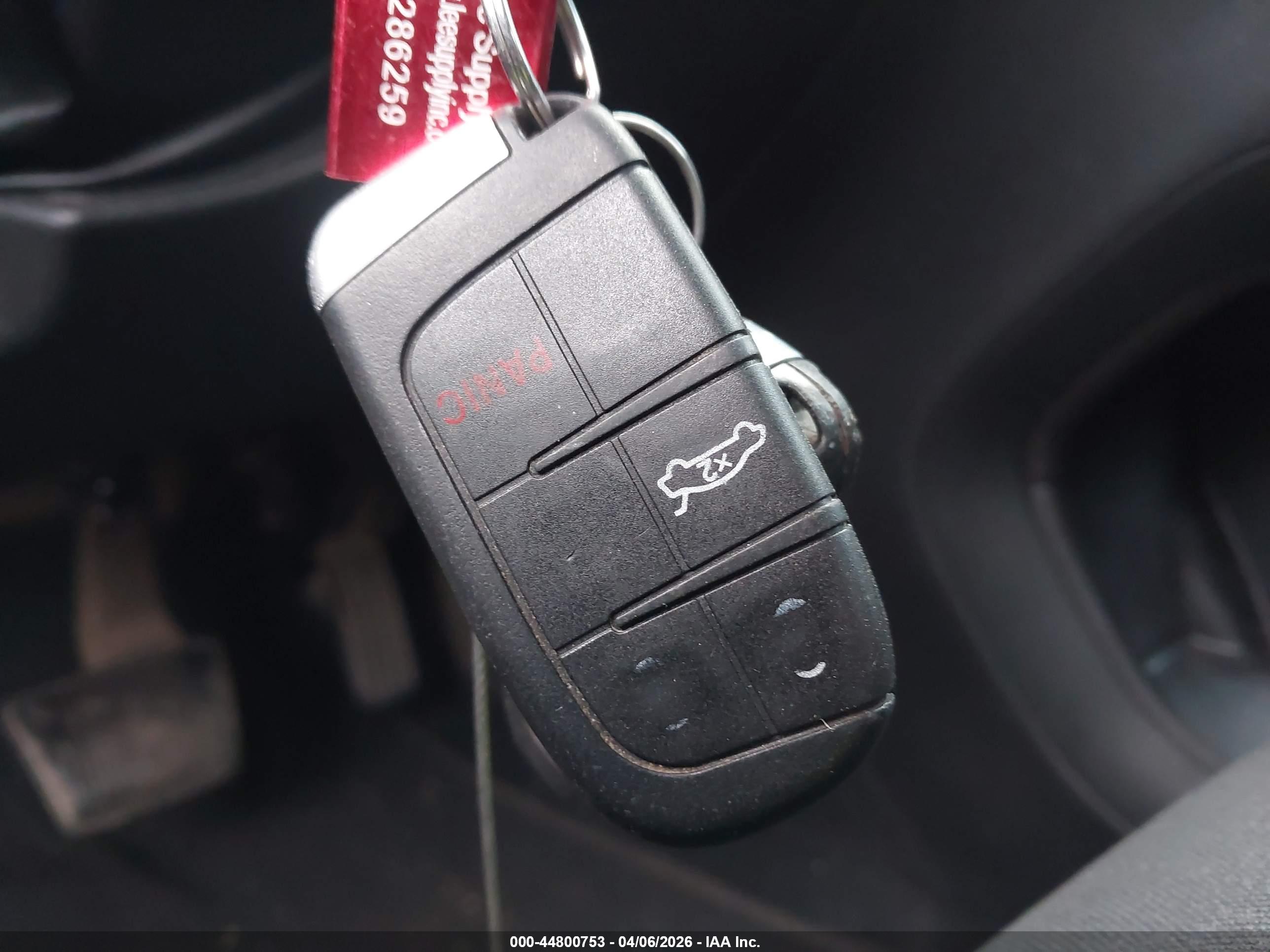 CHRYSLER 200 image 11