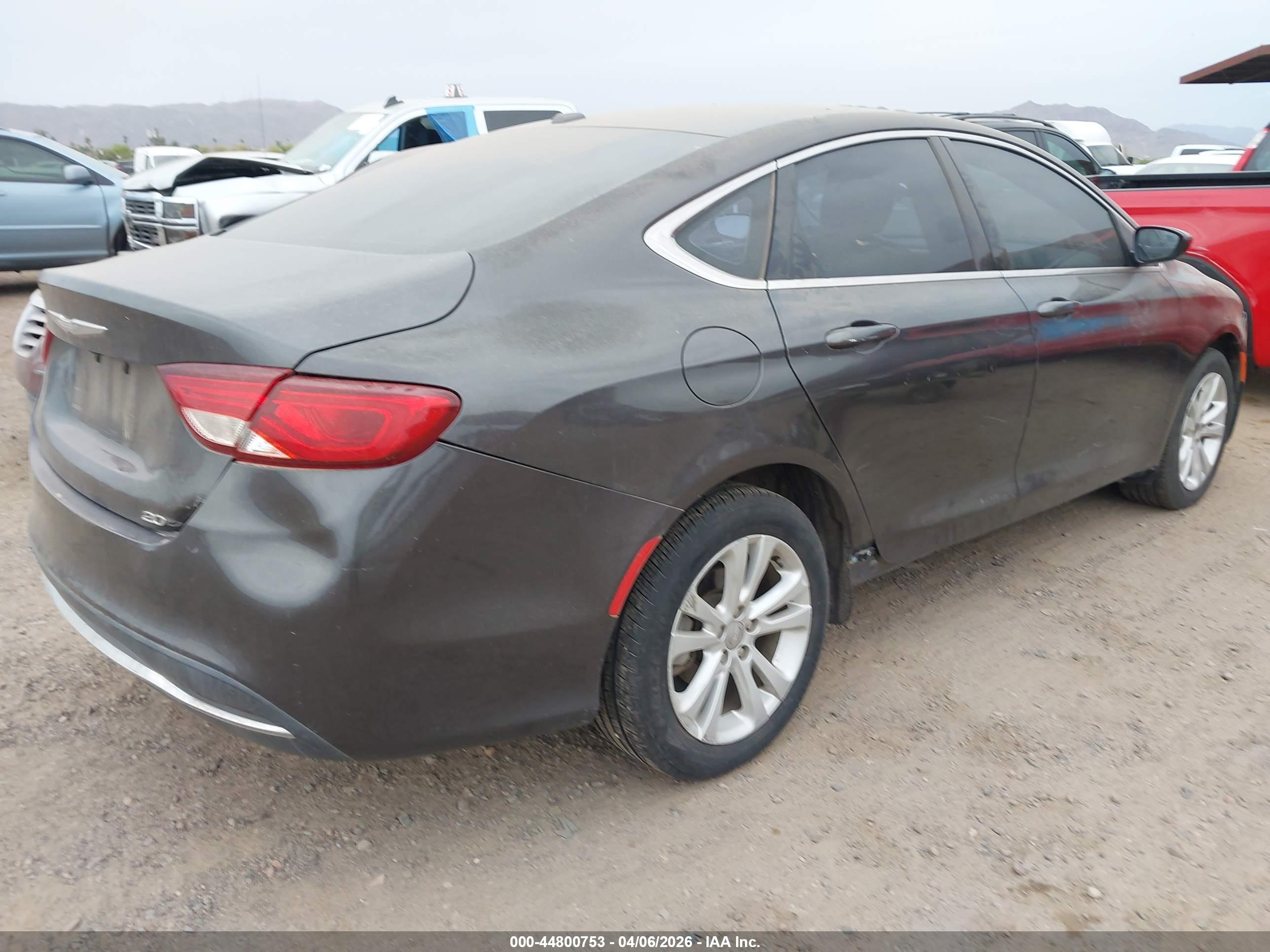 CHRYSLER 200 image 4