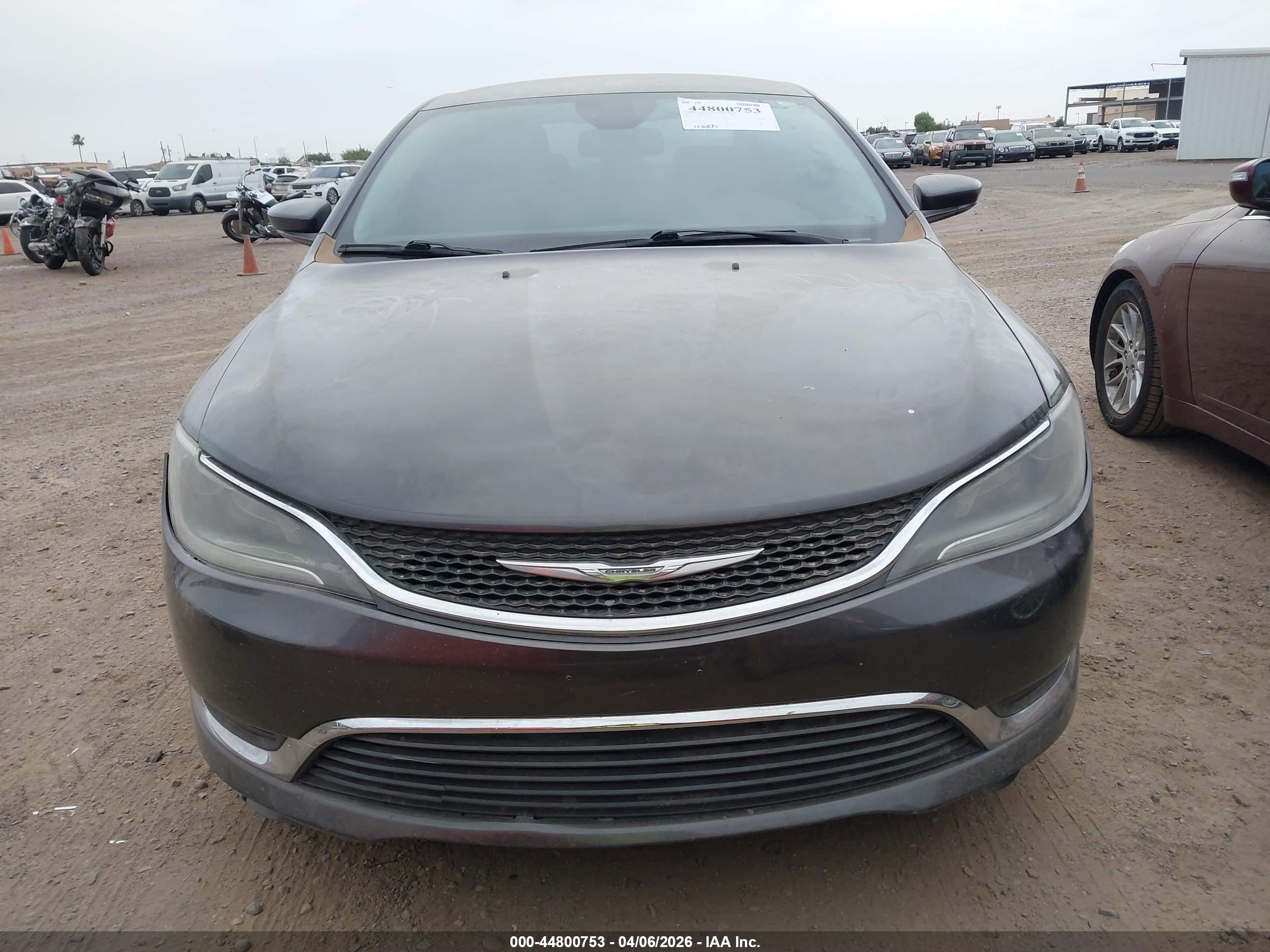 CHRYSLER 200 image 6